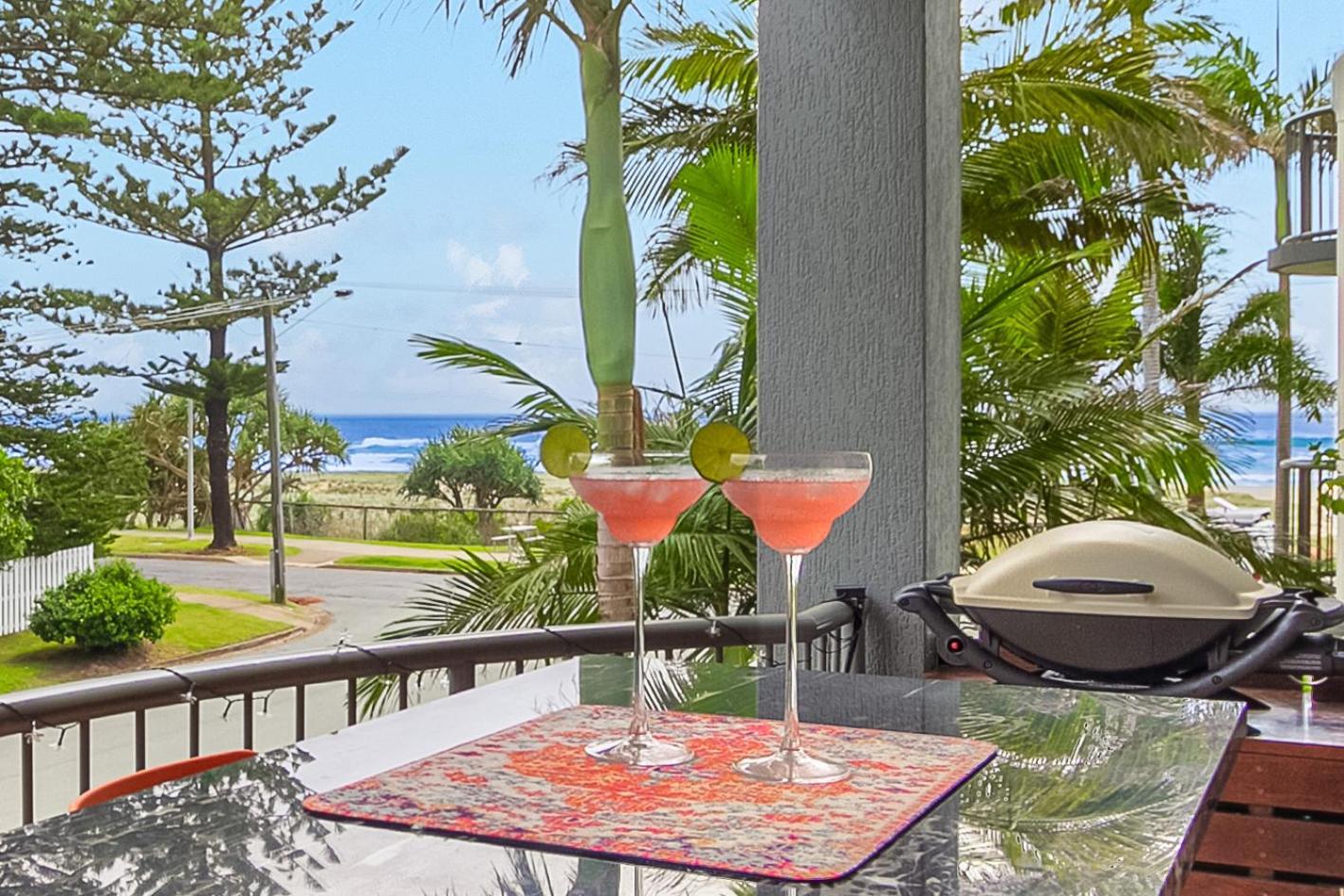 Bilinga Bliss - Luxury Beachfront Apartment *
