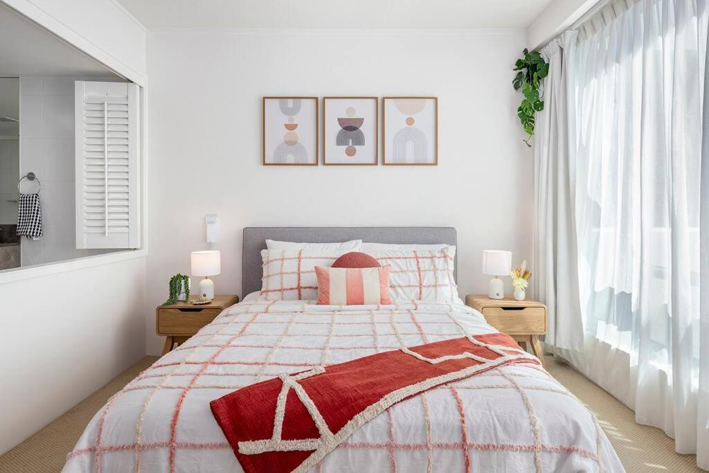 Stunning Unit-perfect Location Apartment *