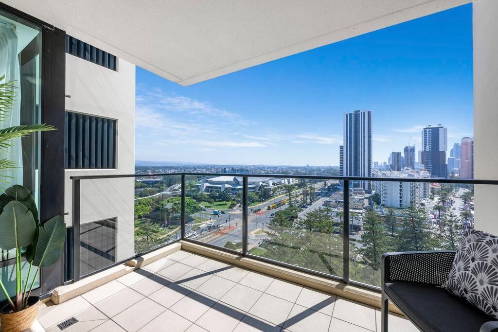 Stunning Unit-perfect Location Gold Coast