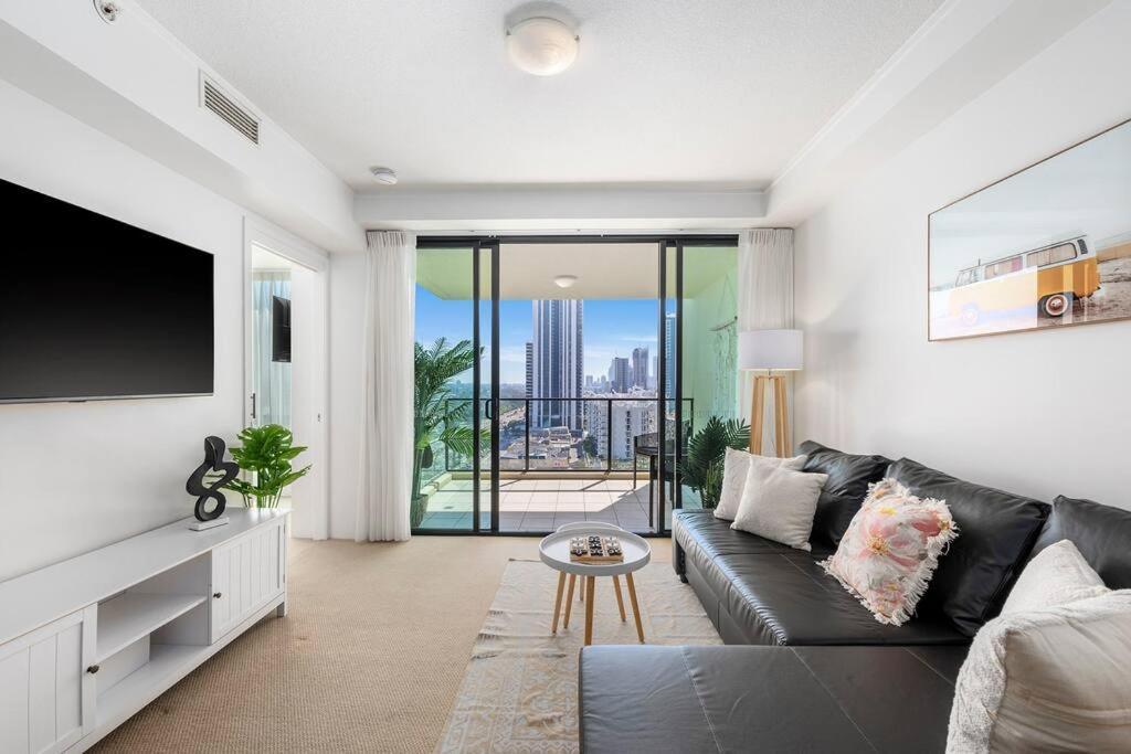 Stunning Unit-perfect Location Apartment *