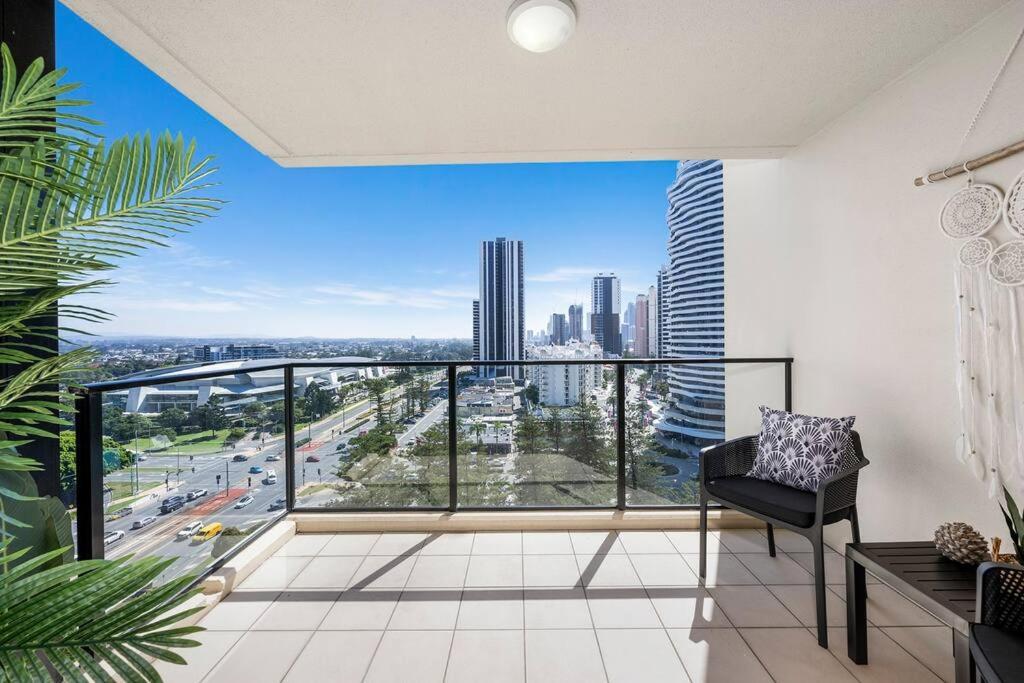 Apartment Stunning Unit-perfect Location *