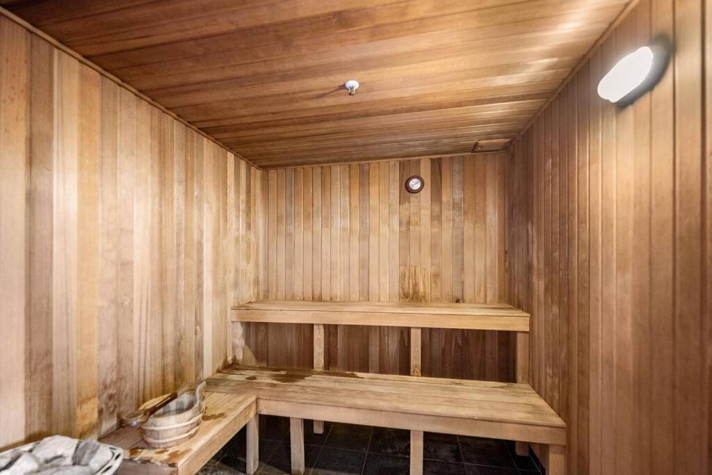 Apartment Stunning Unit-perfect Location