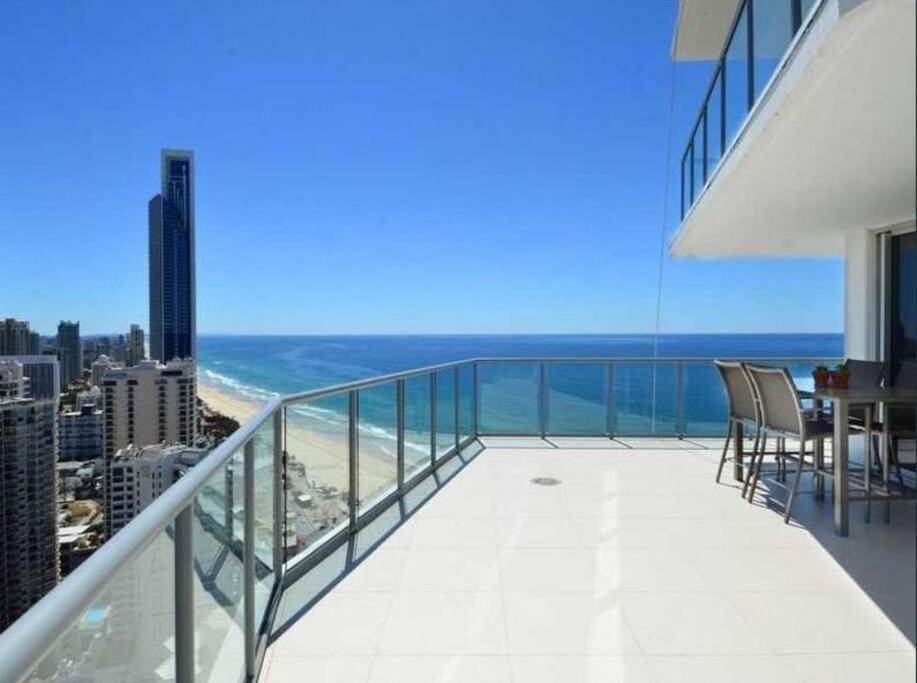 Apartment High Floor Expansive Ocean Views From Peninsula Gold Coast