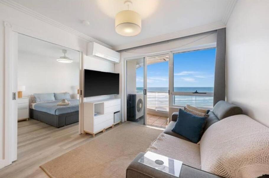 Premium Floor Oceanfront Unit In Regency On The 705 * Gold Coast