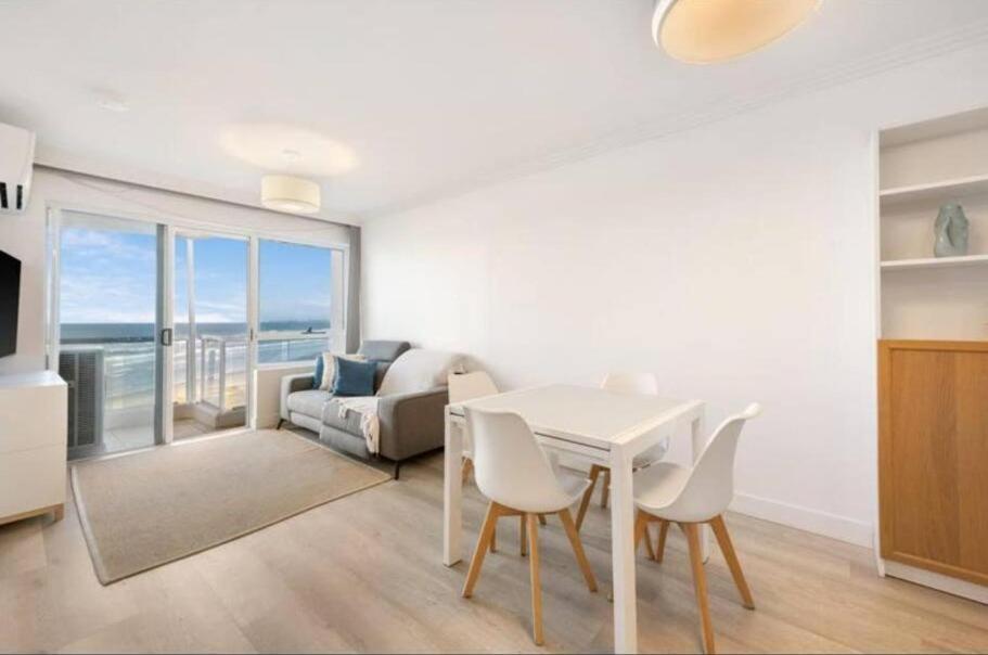 Premium Floor Oceanfront Unit In Regency On The 705