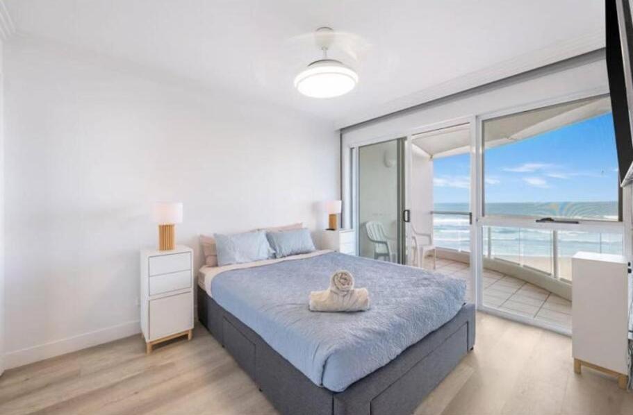 Premium Floor Oceanfront Unit In Regency On The 705 Apartment *