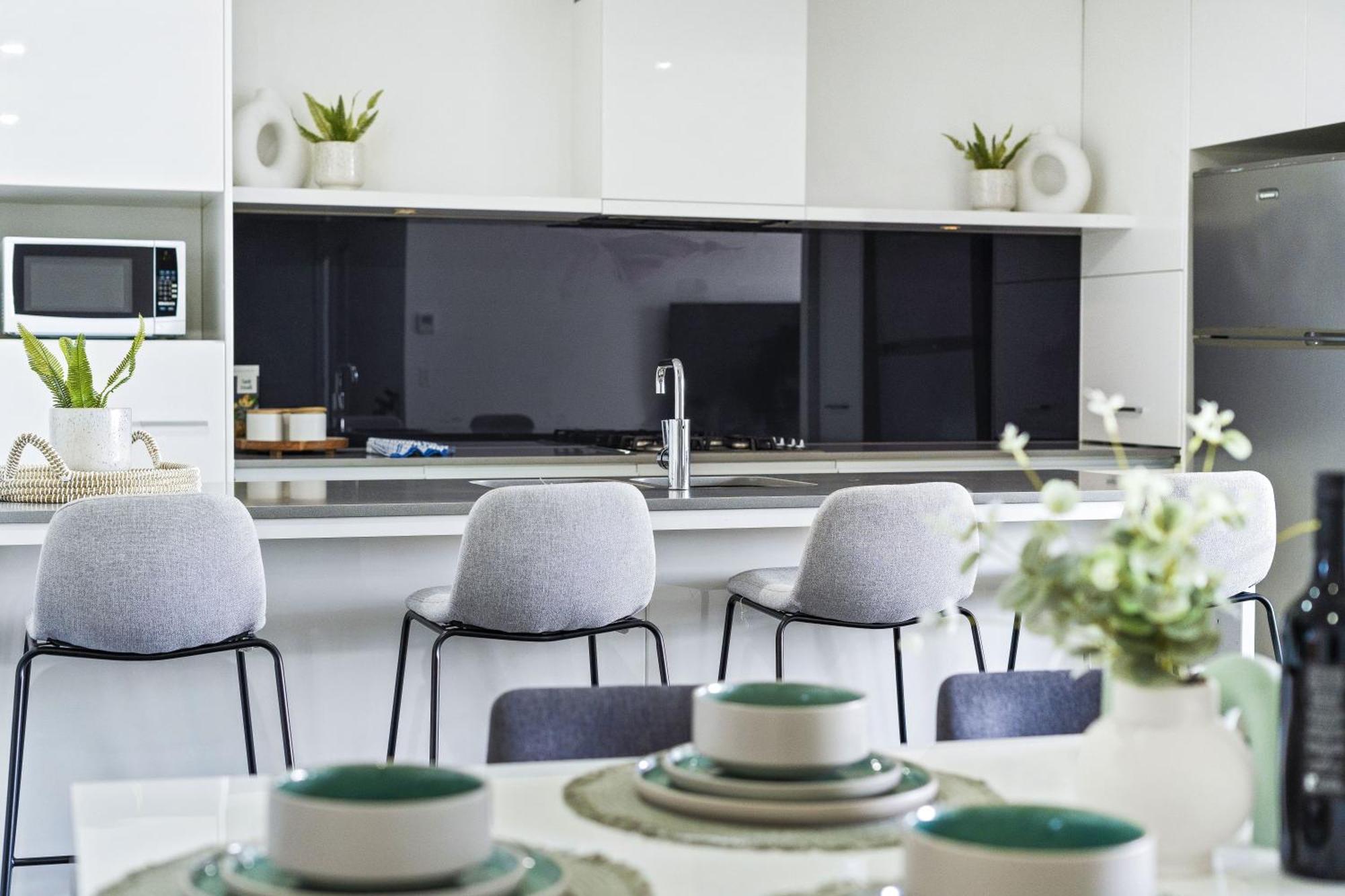 Circle On Cavill Surfers Paradise Mid Week Madness Deal - Q Apartment *