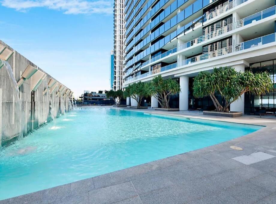 Apartment Pool, Gym, Cinema & Balcony! Gold Coast