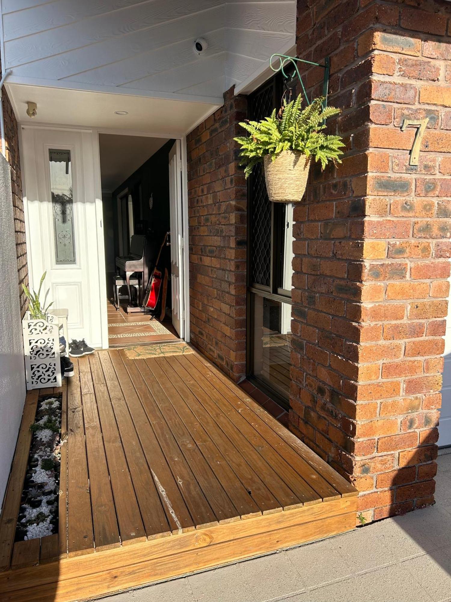 Burleigh Waters Seaside Heaven Homestay