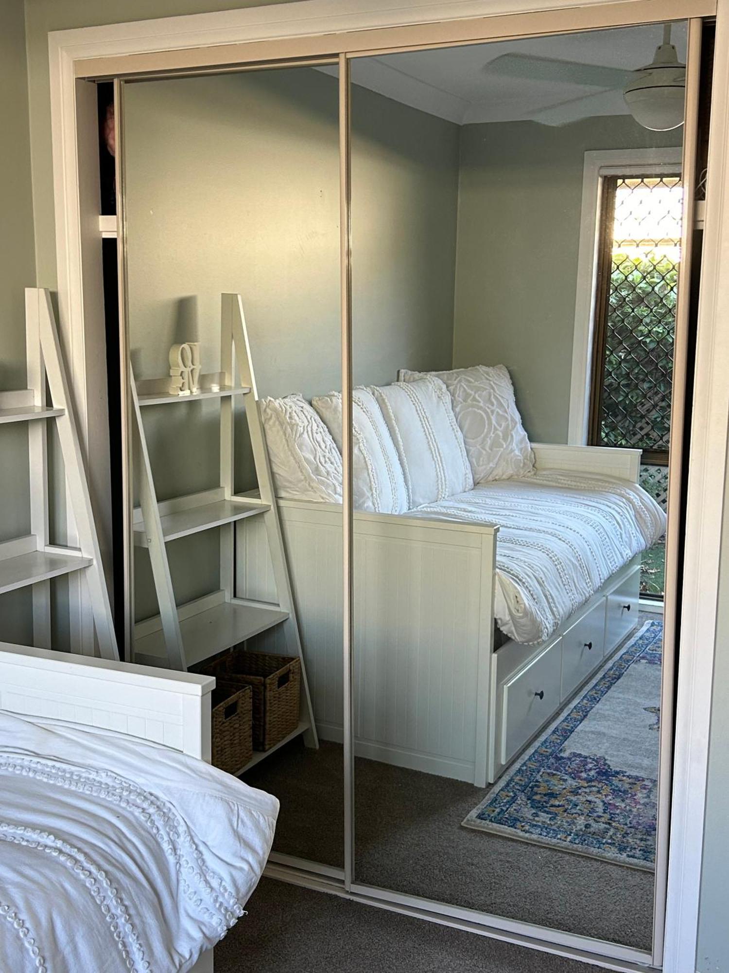 Homestay Burleigh Waters Seaside Heaven *