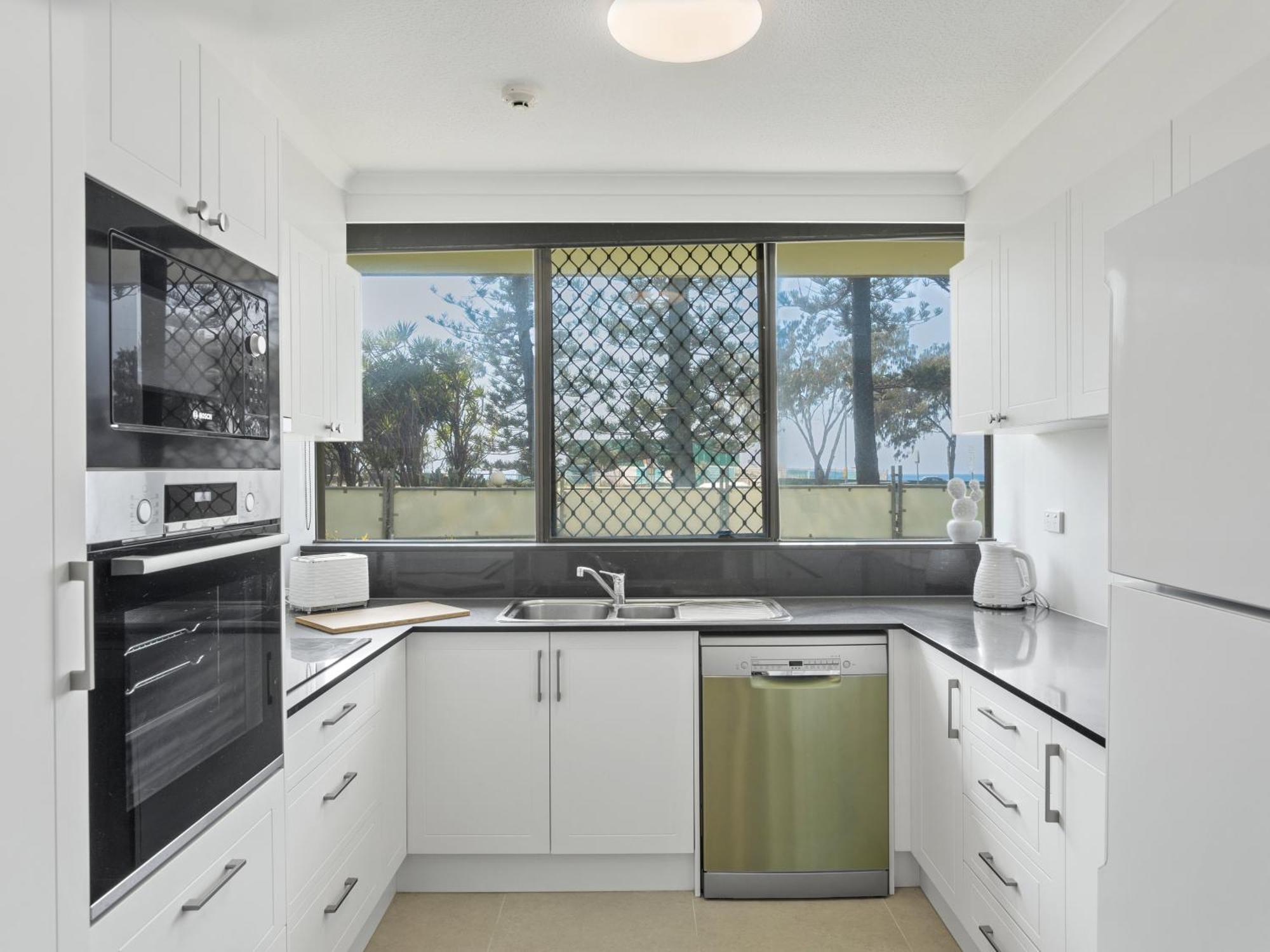 Seacrest Beachfront Surfers Paradise Gold Coast