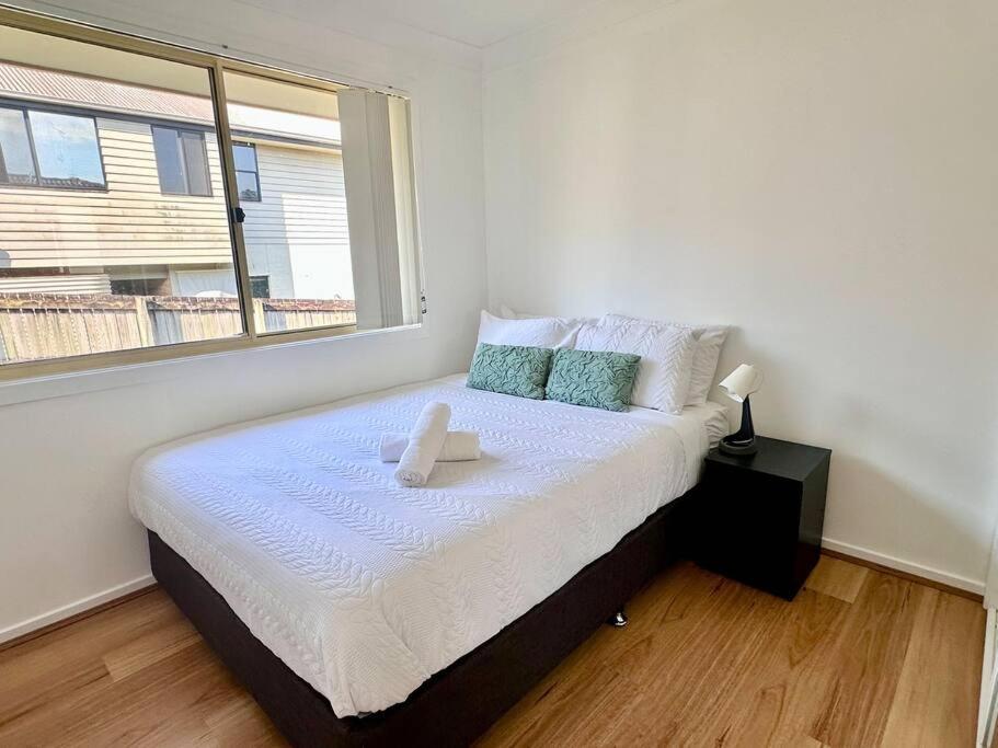 Holiday home Simple & Peaceful Escape! Entire 4 Bedroom House 10min To Theme Parks *