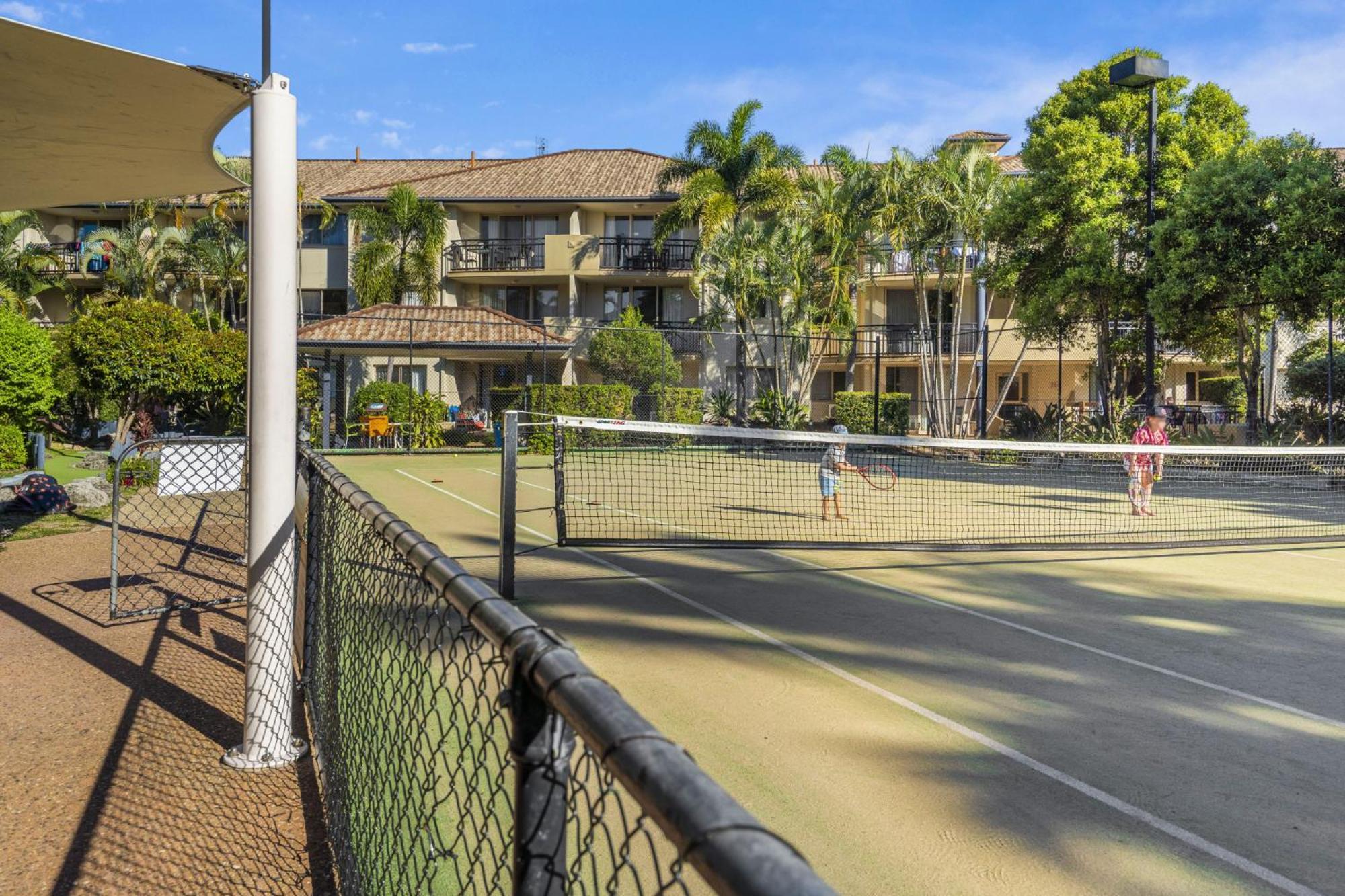 Apartment 2-bed Family Haven With Pools Bbq & Playgrounds