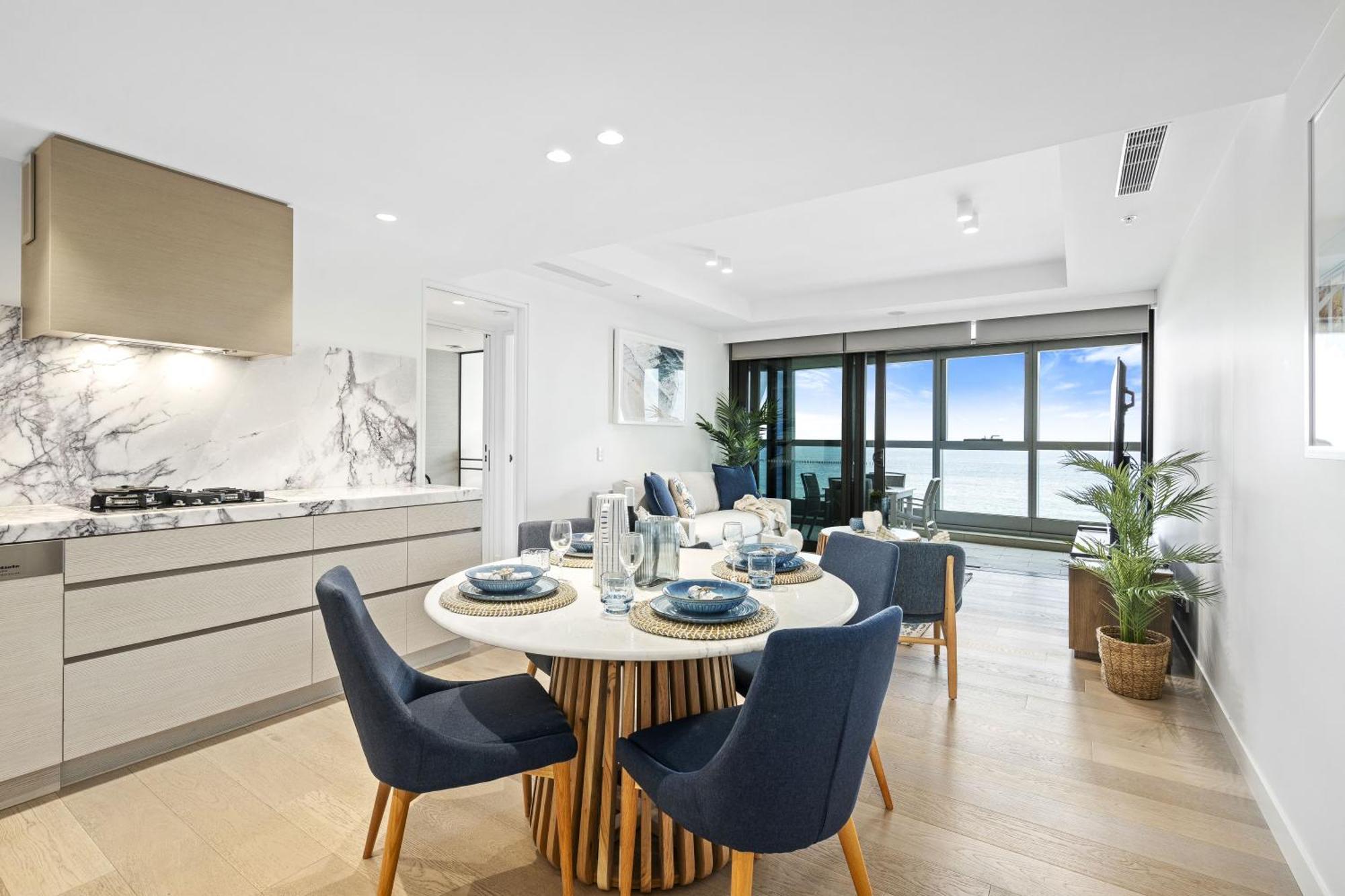 Apartment Luxury Units At The Jewel Residences - Q