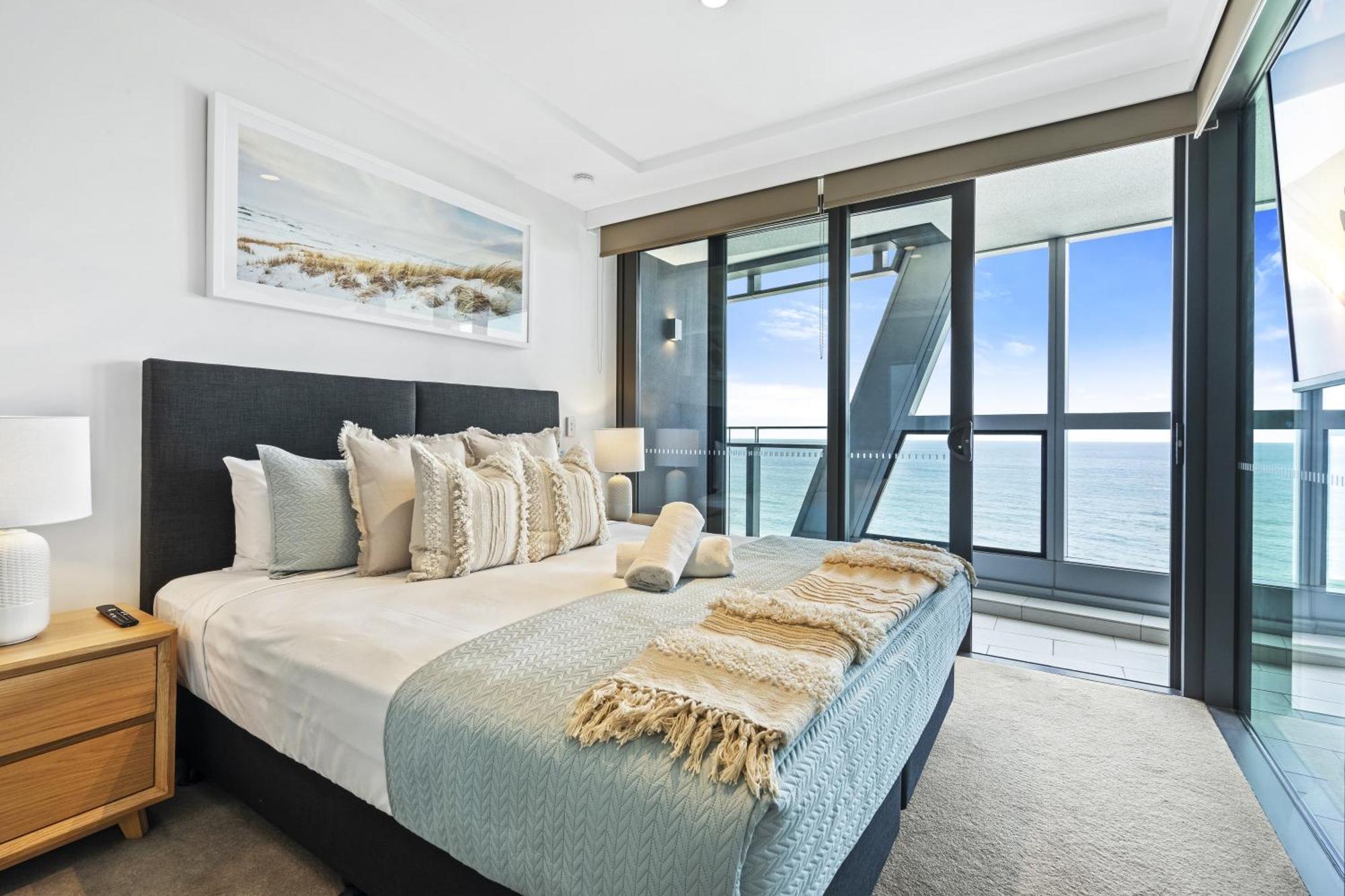 Luxury Units At The Jewel Residences - Q Apartment *