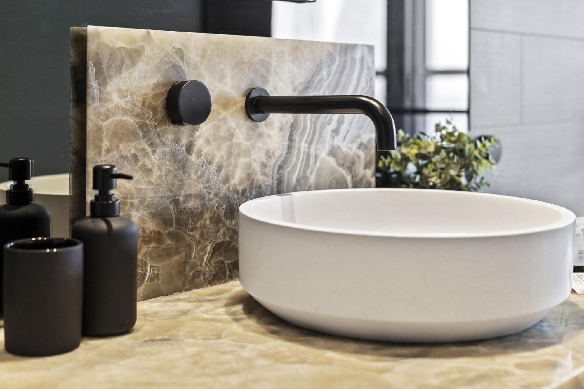 Luxury Units At The Jewel Residences - Q Apartment