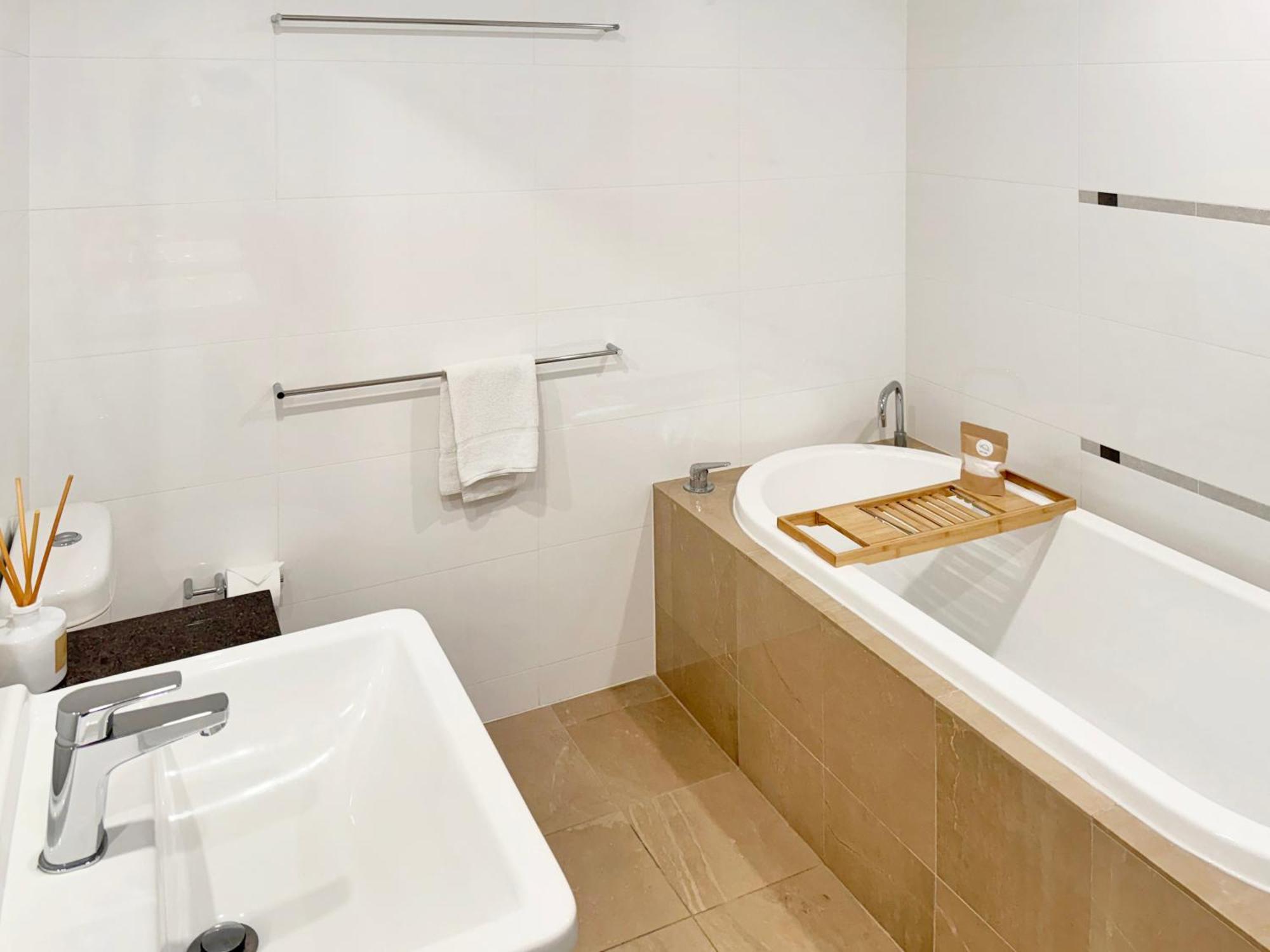 Sierra Grand 15th Floor Ocean Views Parking Apartment