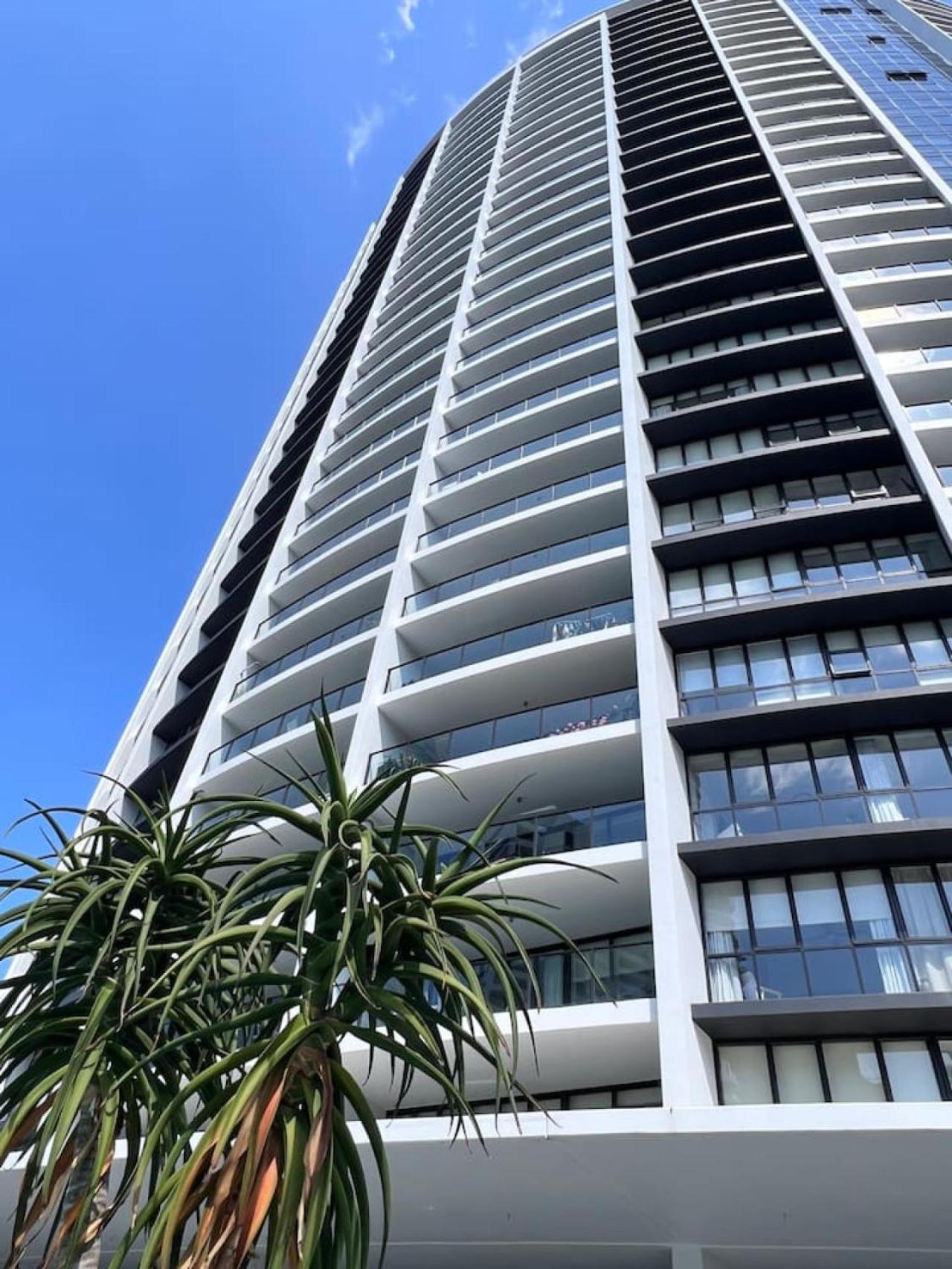 Sierra Grand 15th Floor Ocean Views Parking Apartment