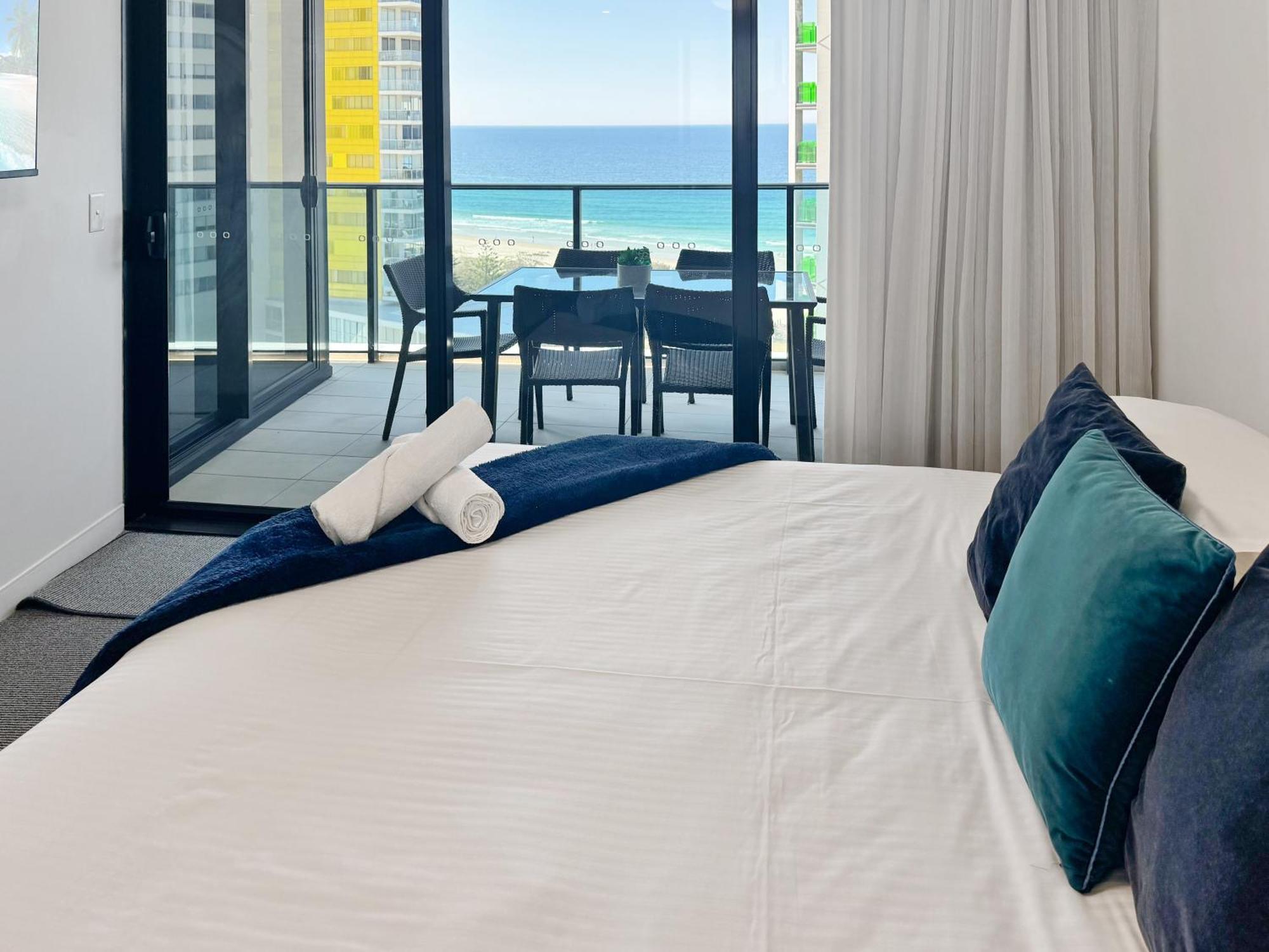 Tower 1 Oracle 16th Floor Stunning Views Apartment Gold Coast