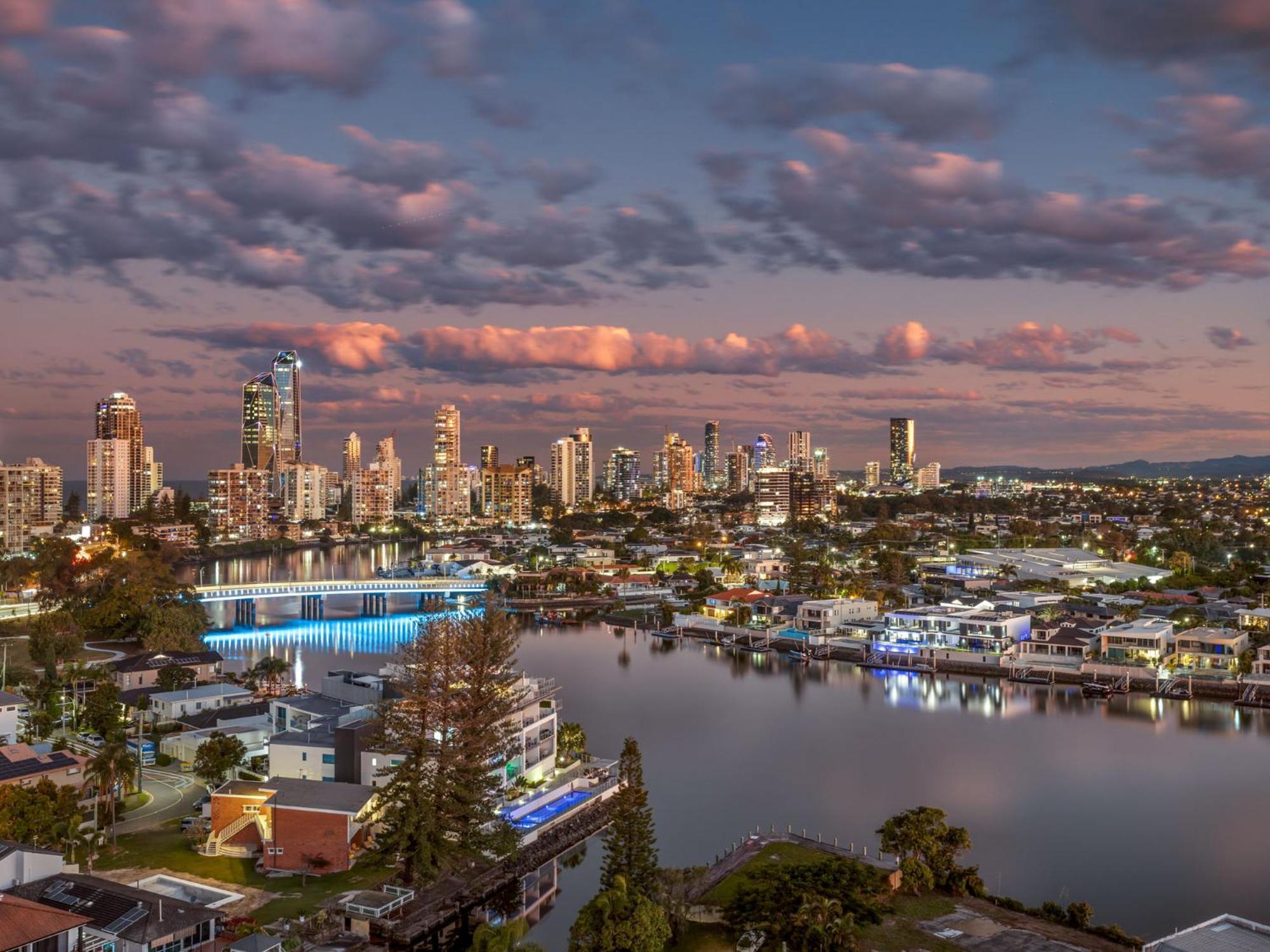 Surfers Paradise Spectacular City Views 7th Floor 2bedroom *