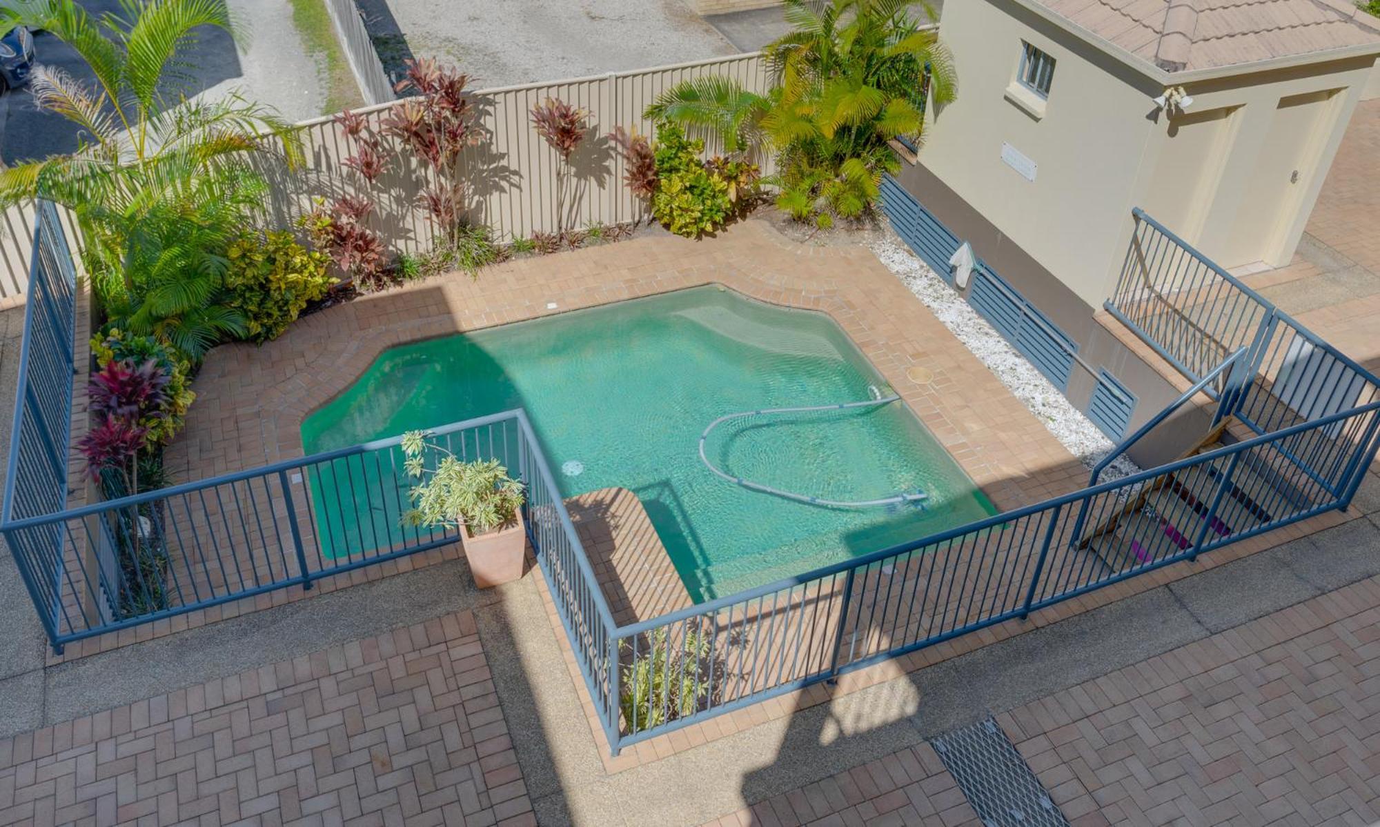 2b Broadwater Views In Labrador * Gold Coast