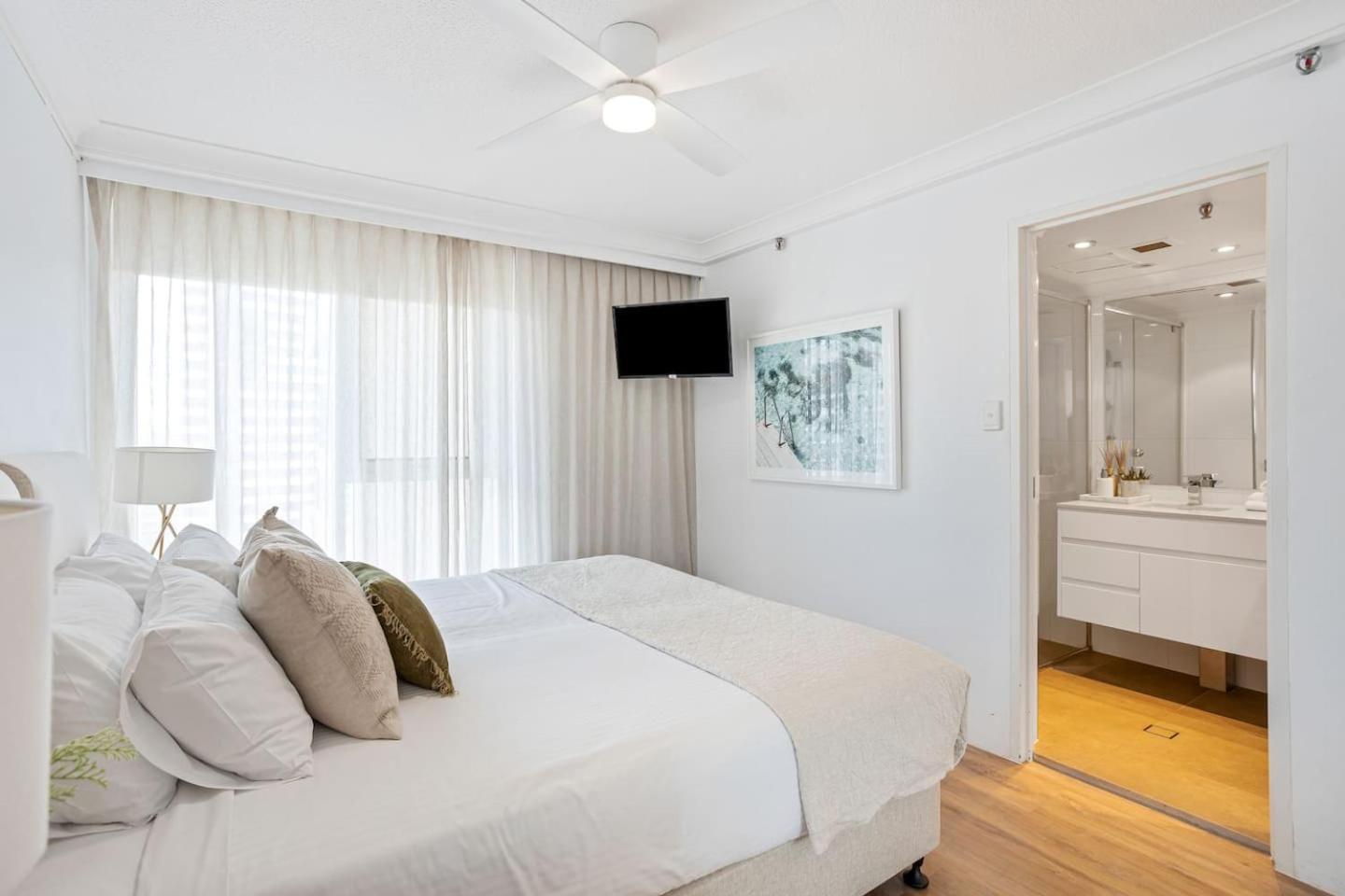 Ocean's 14th - Beachfront Resort-style Living Apartamento