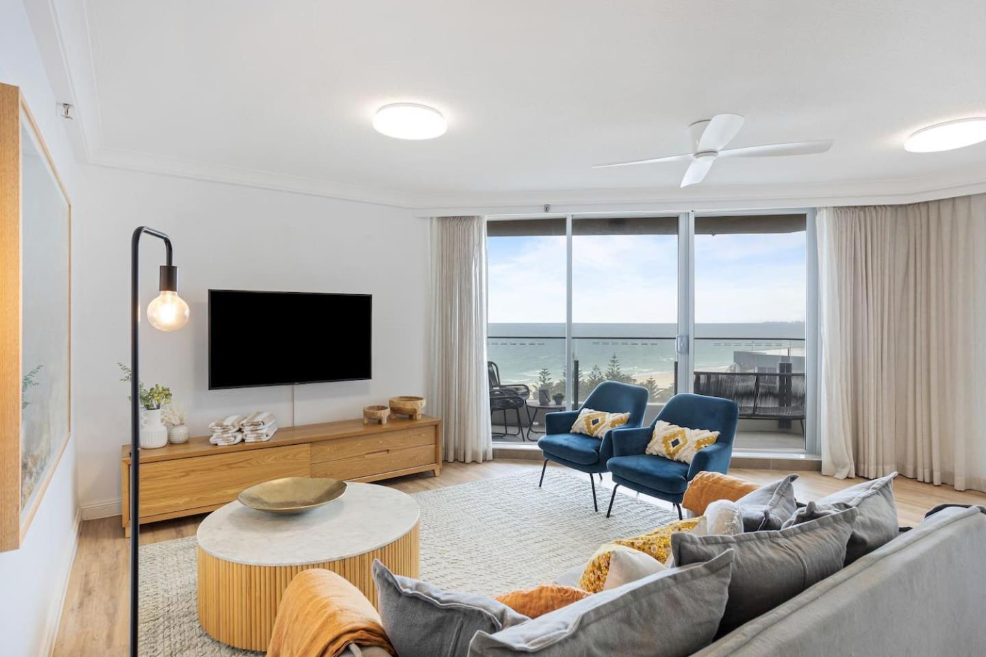 Ocean's 14th - Beachfront Resort-style Living *