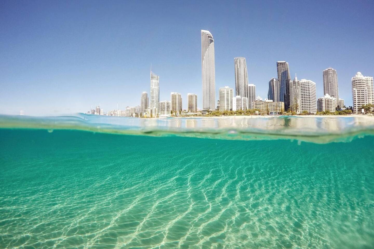 Marks Point - Living In The Heart Of Surfers Gold Coast