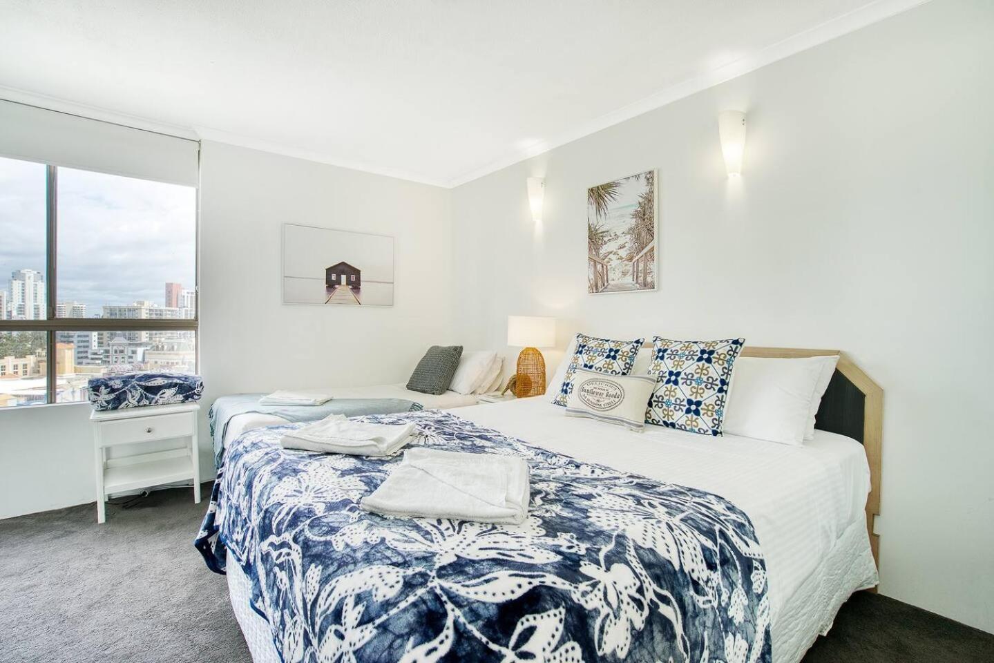 Marks Point - Living In The Heart Of Surfers