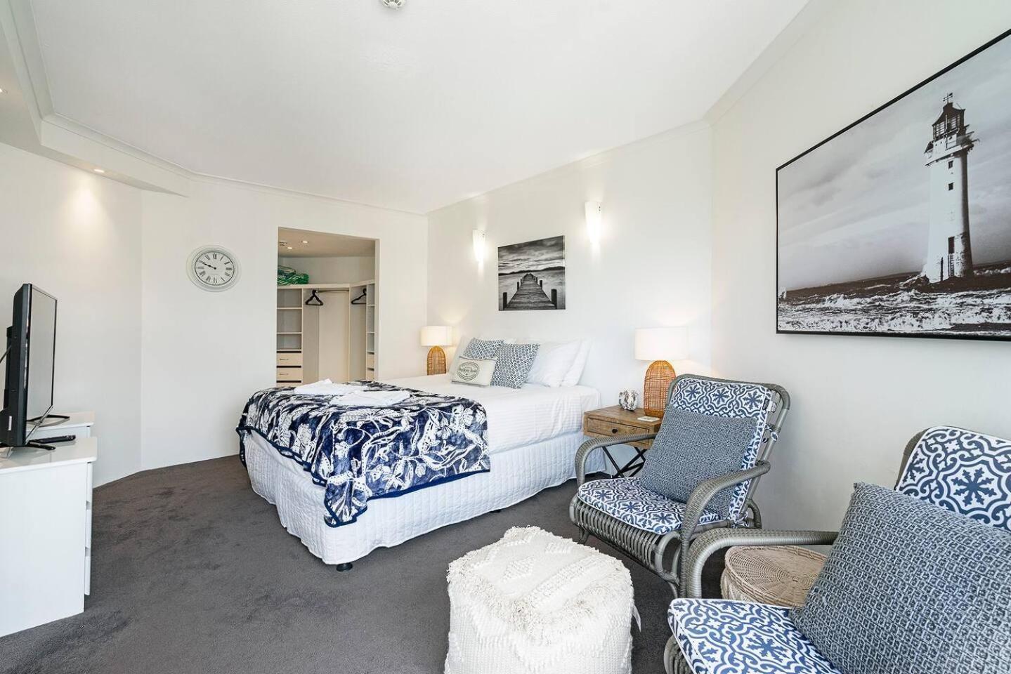 Marks Point - Living In The Heart Of Surfers Apartment Gold Coast