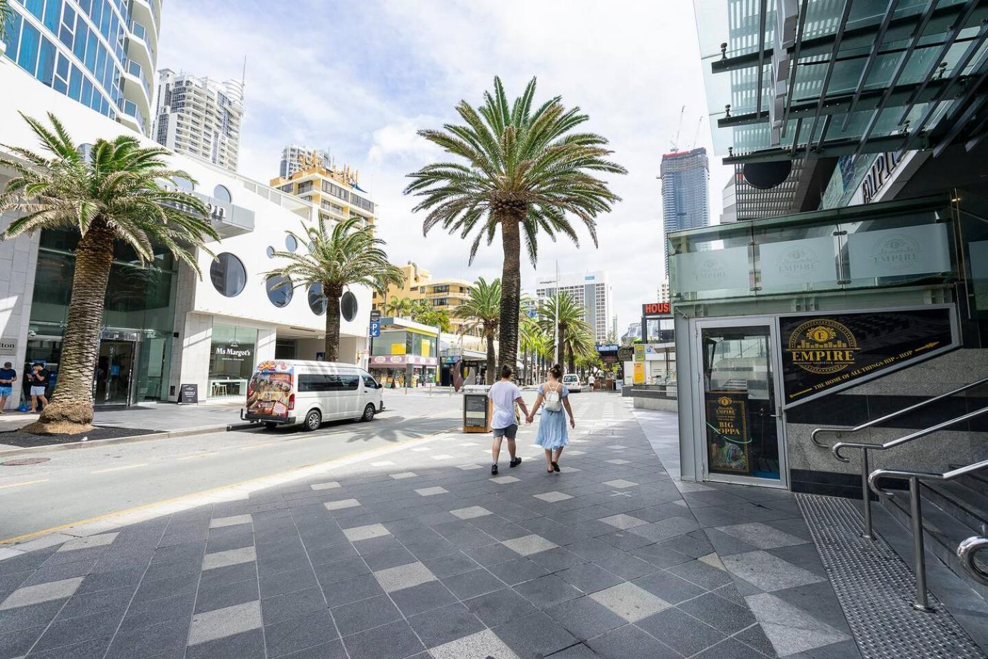 Marks Point - Living In The Heart Of Surfers