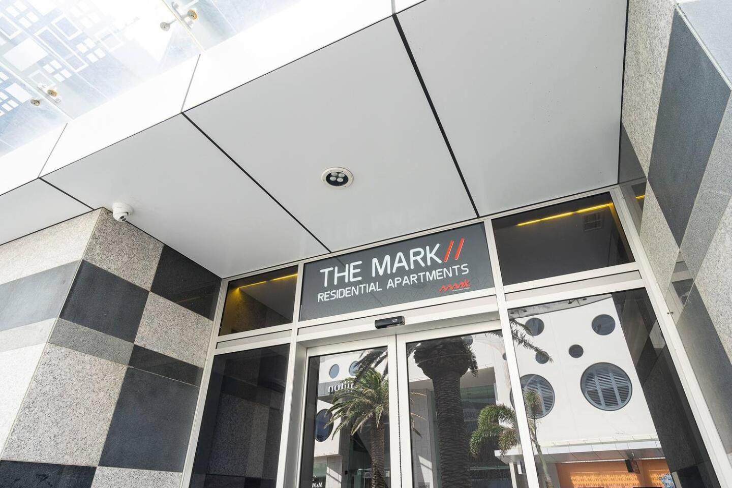 Marks Point - Living In The Heart Of Surfers *