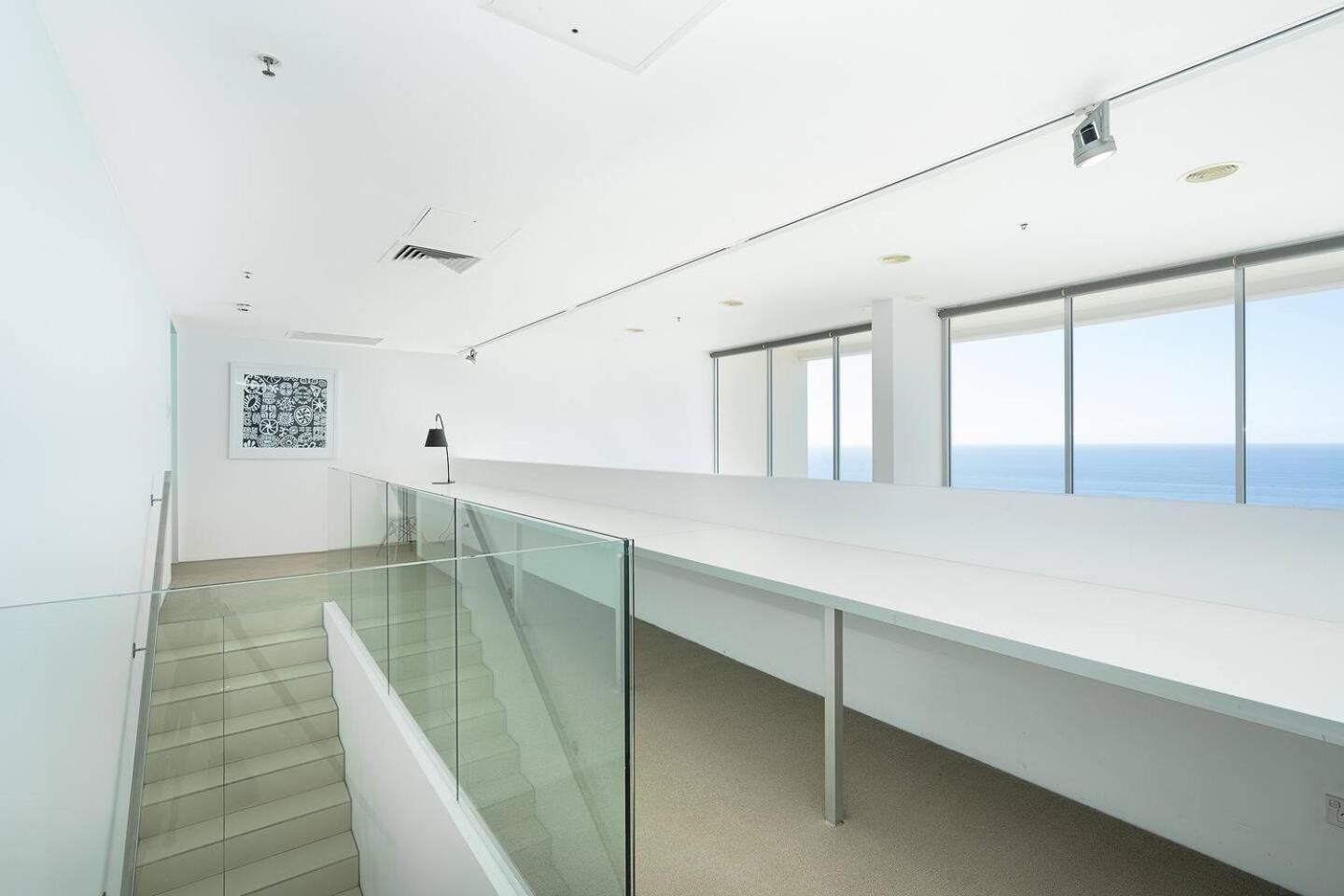 Apartment Stunning Oceanfront Luxury With Rooftop Pool Gold Coast