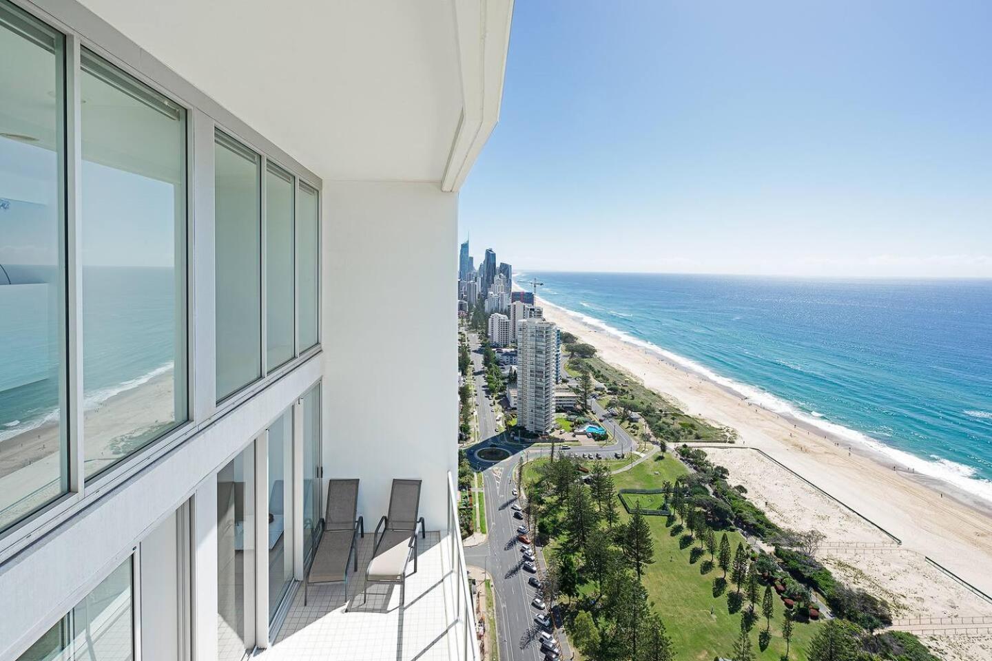 Apartment Stunning Oceanfront Luxury With Rooftop Pool