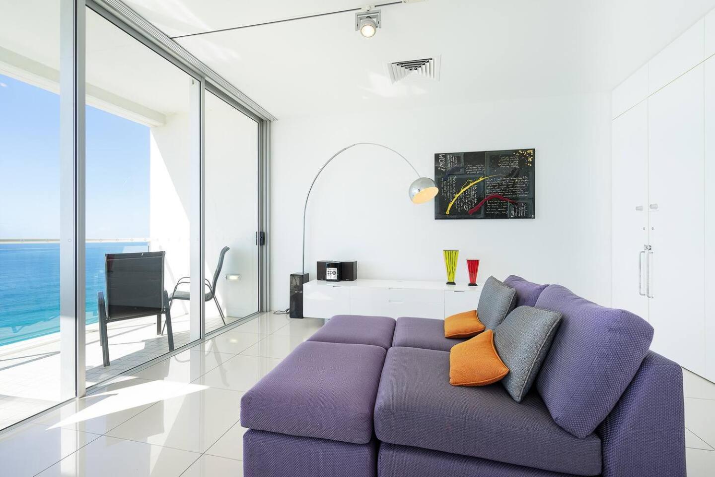 Apartment Stunning Oceanfront Luxury With Rooftop Pool Gold Coast