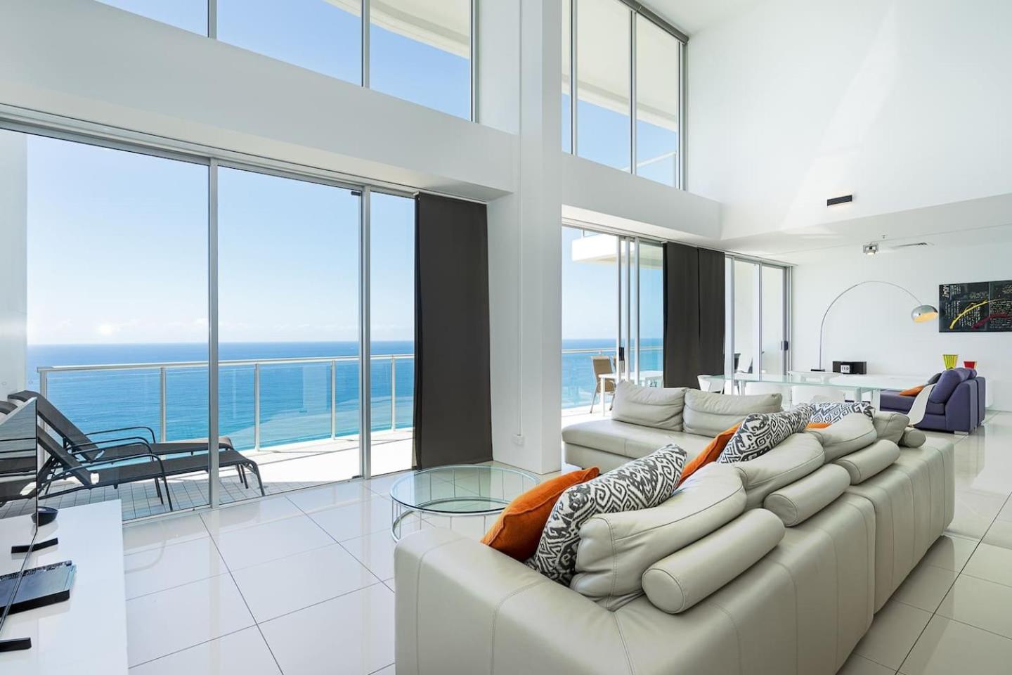 Apartment Stunning Oceanfront Luxury With Rooftop Pool