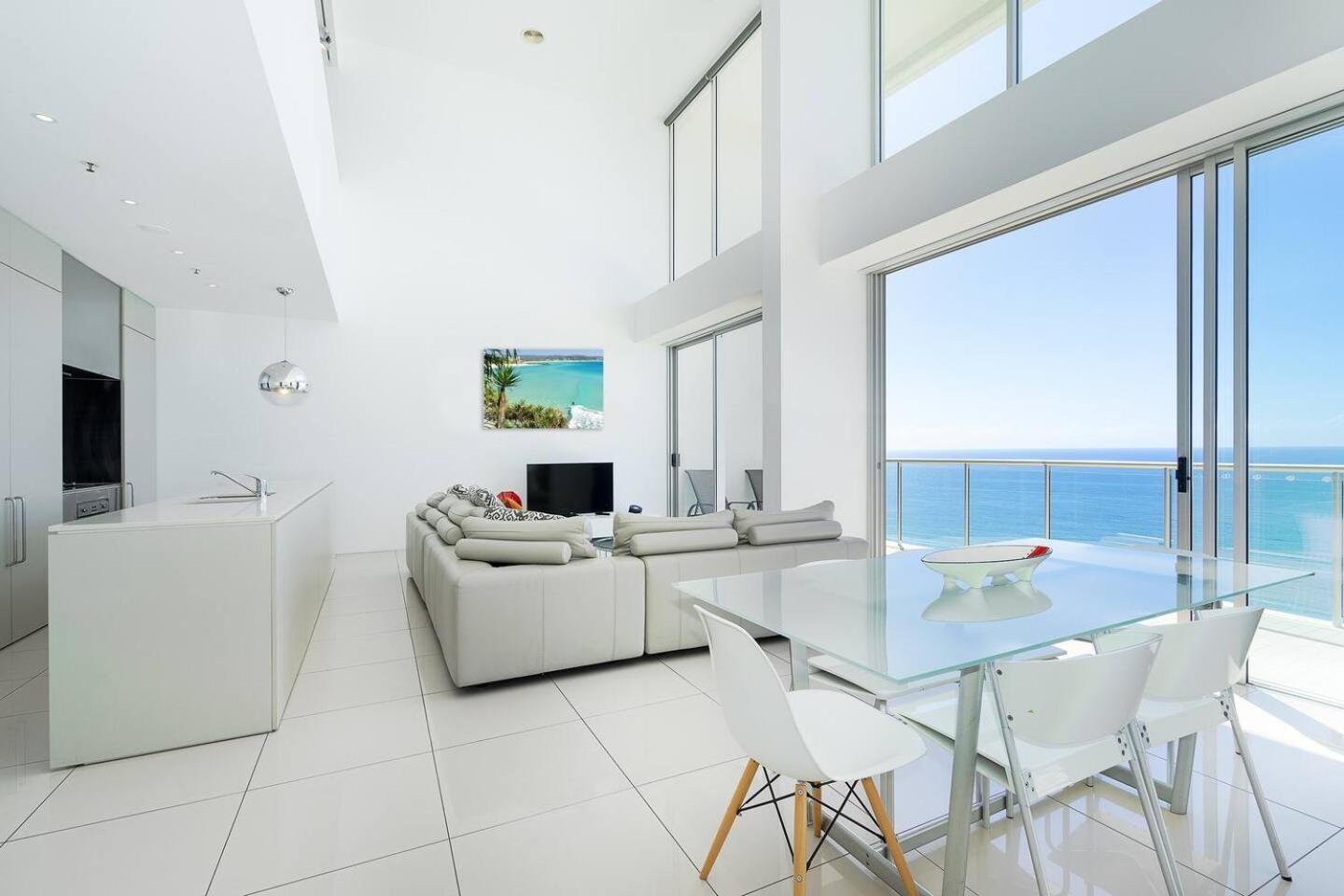Apartment Stunning Oceanfront Luxury With Rooftop Pool *