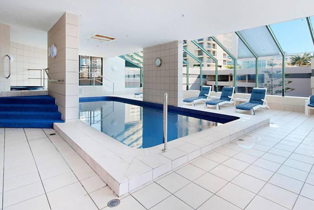 Apartamento Surfers Paradise Absolute Beachfront With Views, High Level 1br - Ideal For Couples Or 2 Ppl Travelling Together Gold Coast
