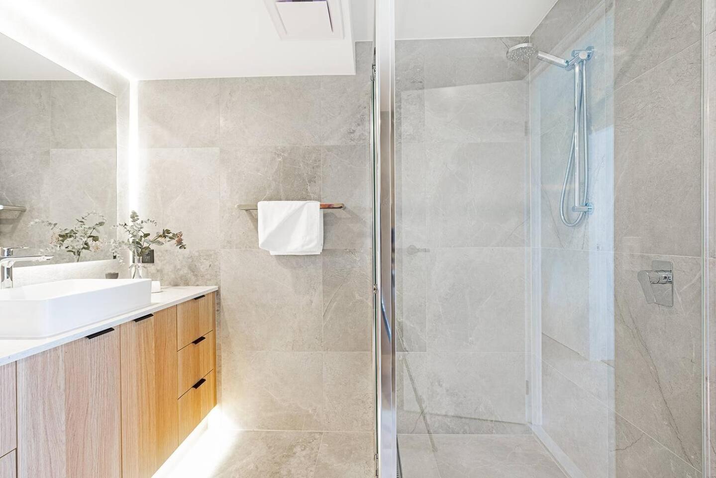 Paradise Bound - And Modern At Surfers Apartamento Gold Coast