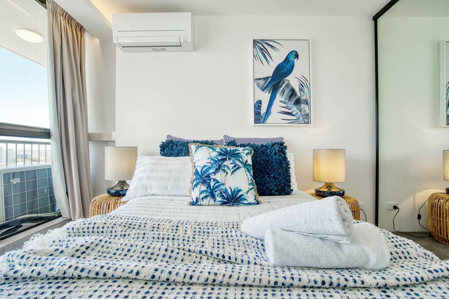 Paradise Bound - And Modern At Surfers *