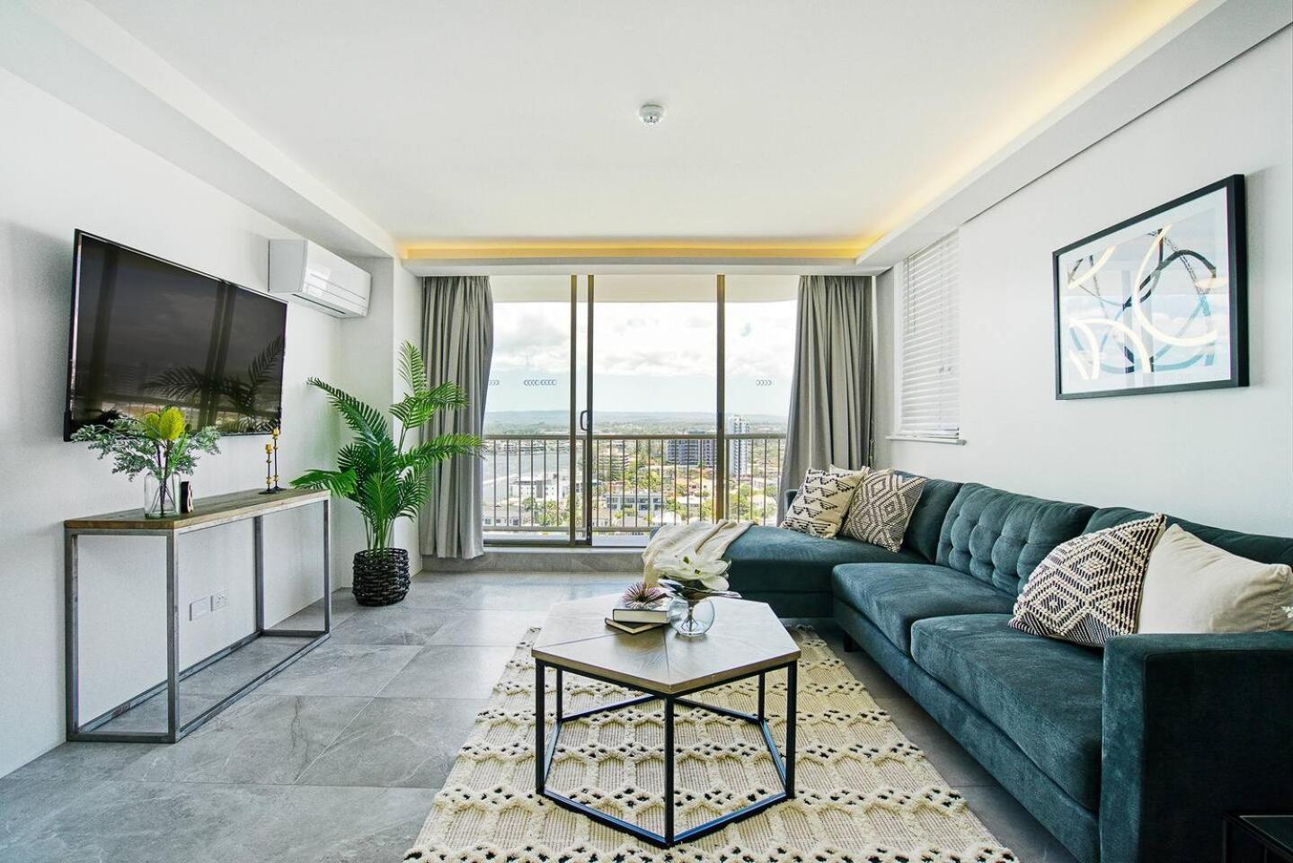 Paradise Bound - And Modern At Surfers * Gold Coast