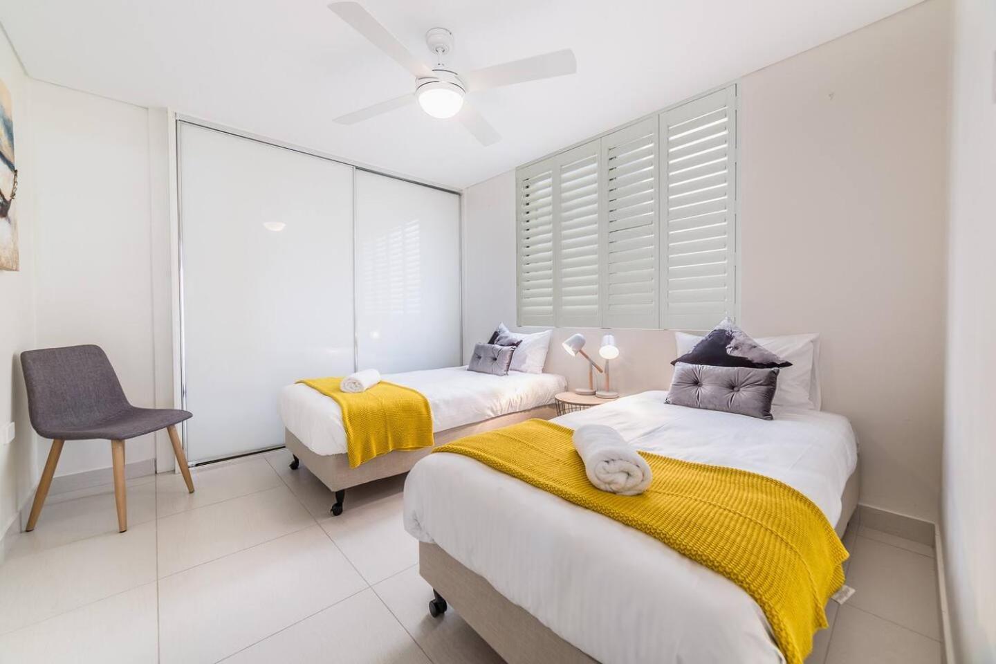 Apartment Bright And Chill Beachfront With Balcony