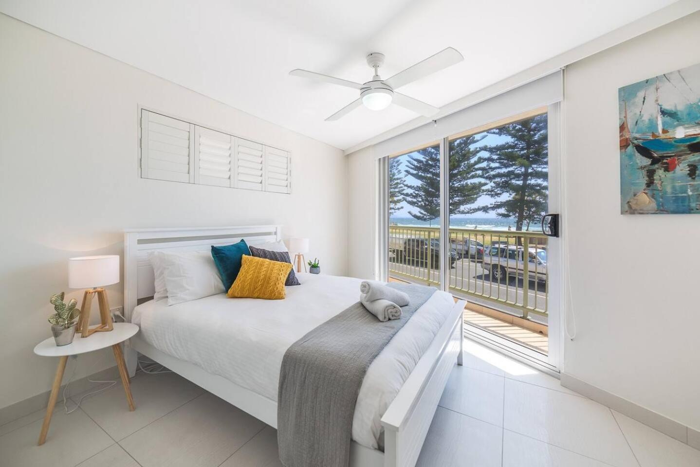 Apartment Bright And Chill Beachfront With Balcony *
