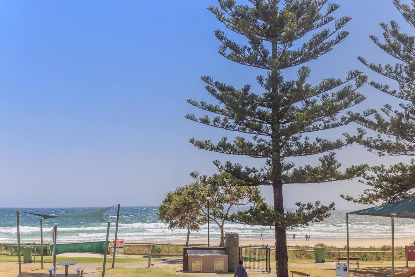 Apartment Bright And Chill Beachfront With Balcony *