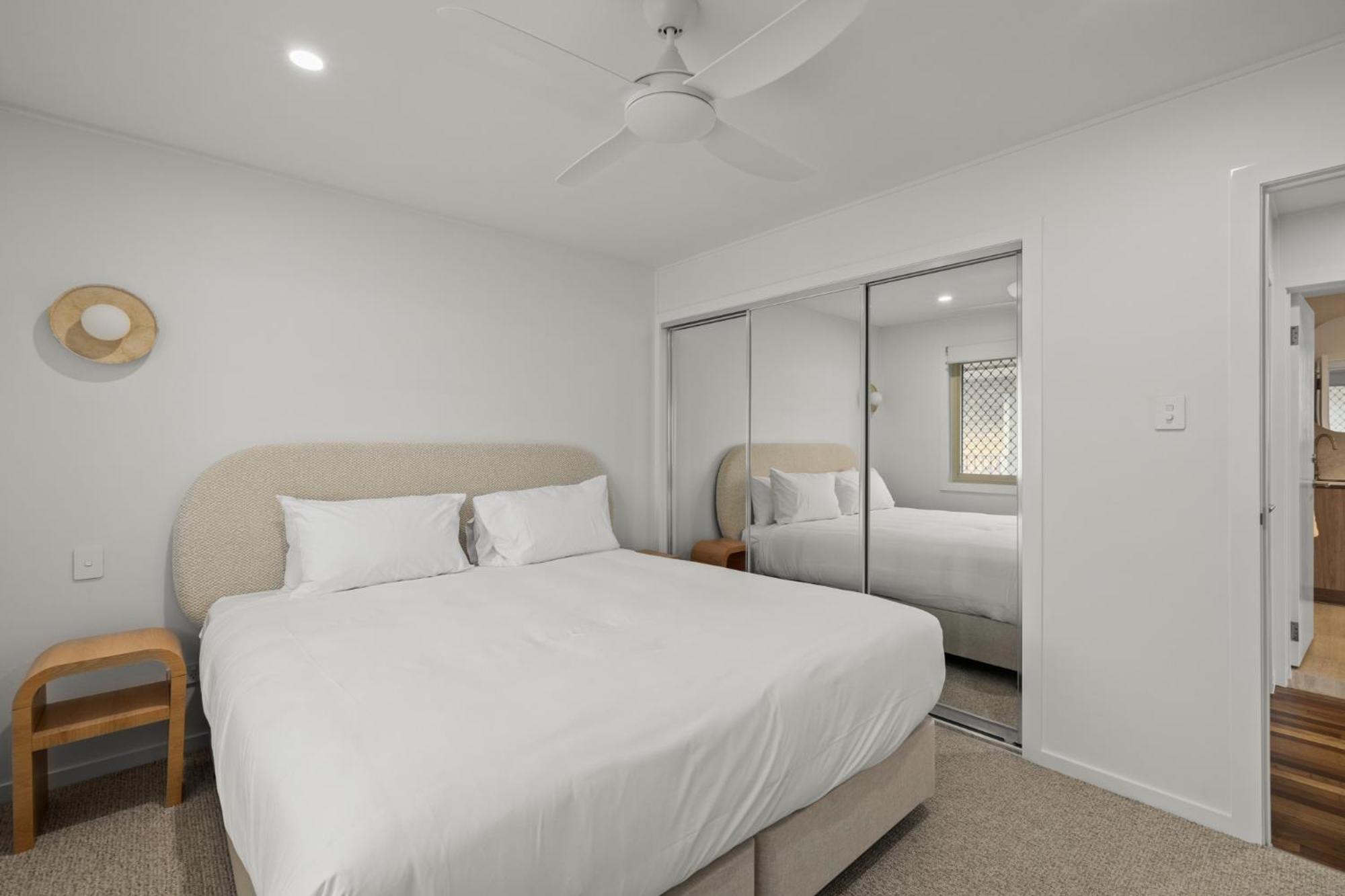 Sophisticated 2-bed Steps Away From Bilinga Apartment *