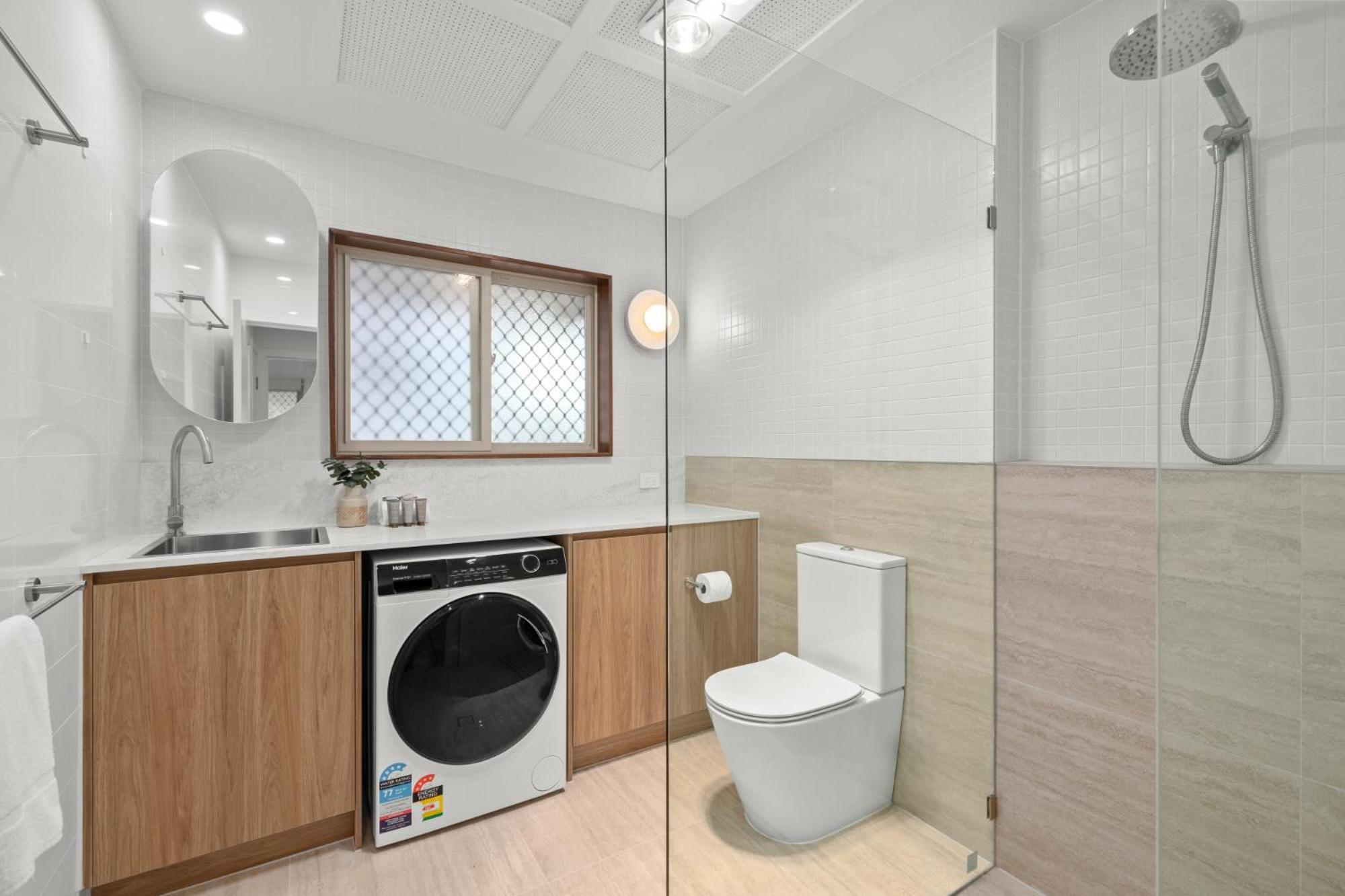 Sophisticated 2-bed Steps Away From Bilinga Apartment Gold Coast