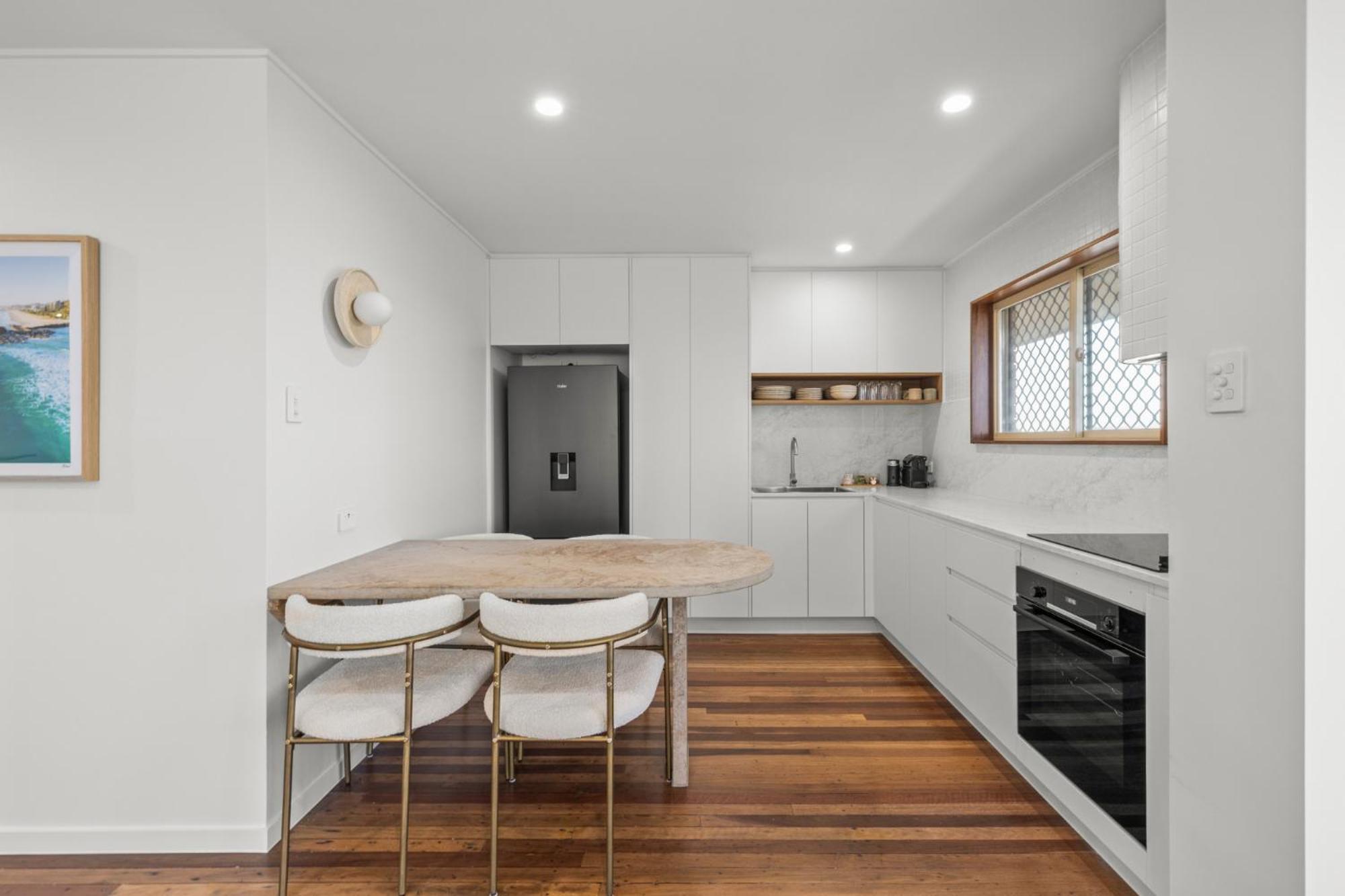 Sophisticated 2-bed Steps Away From Bilinga *
