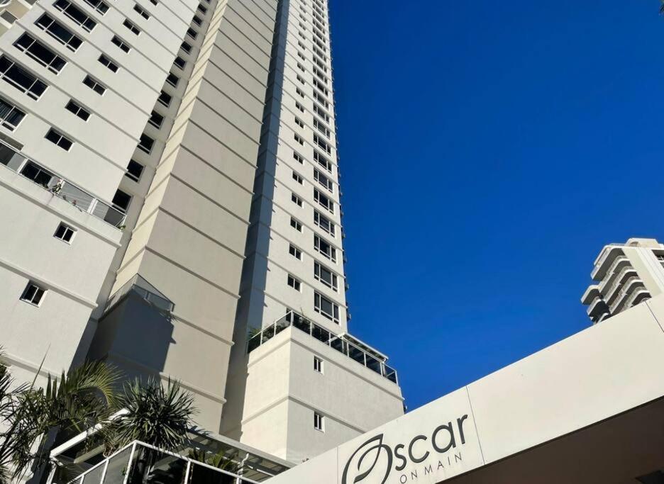 Oscar On Main 2b - Heart Of Main Ocean Views Apartment *