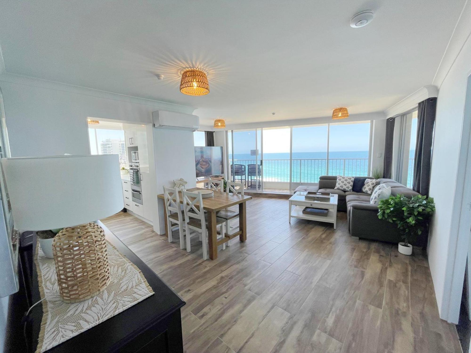 Absolutely Stunning! On The !!! Apartment *