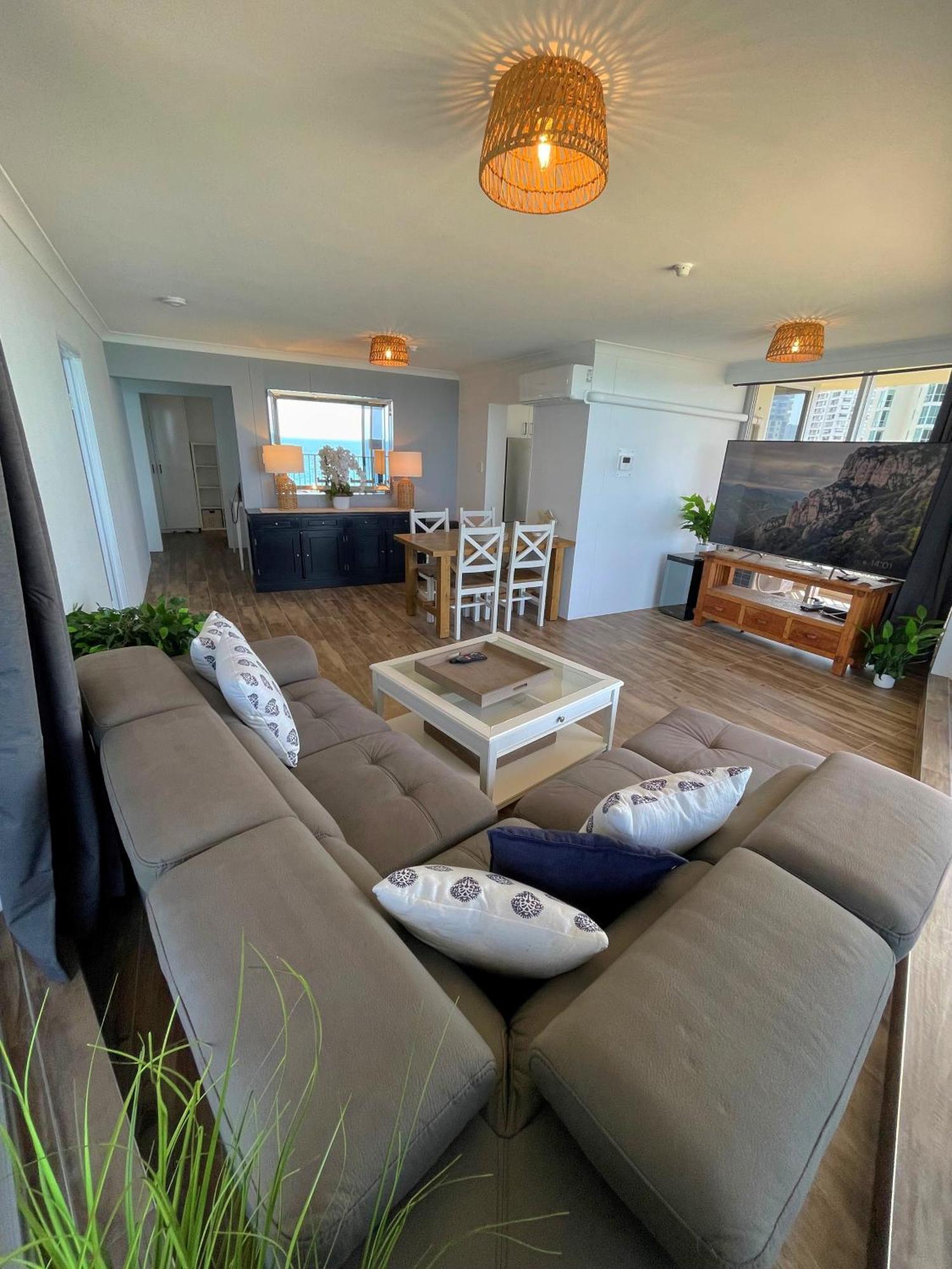 Absolutely Stunning! On The !!! Apartment
